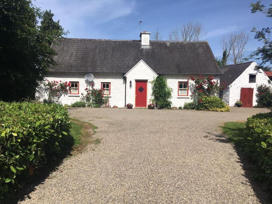 O'Neill's Self Catering Cottage- close to Cashel
