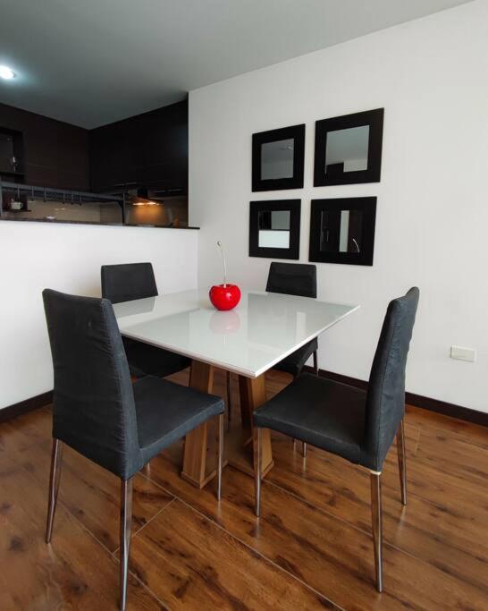 Tiziano Apartment Quito - Ecuador cerca Plaza Foch view 4