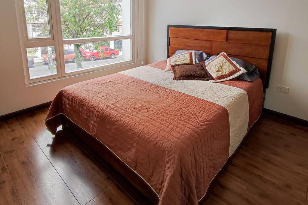 Tiziano Apartment Quito - Ecuador cerca Plaza Foch view 5