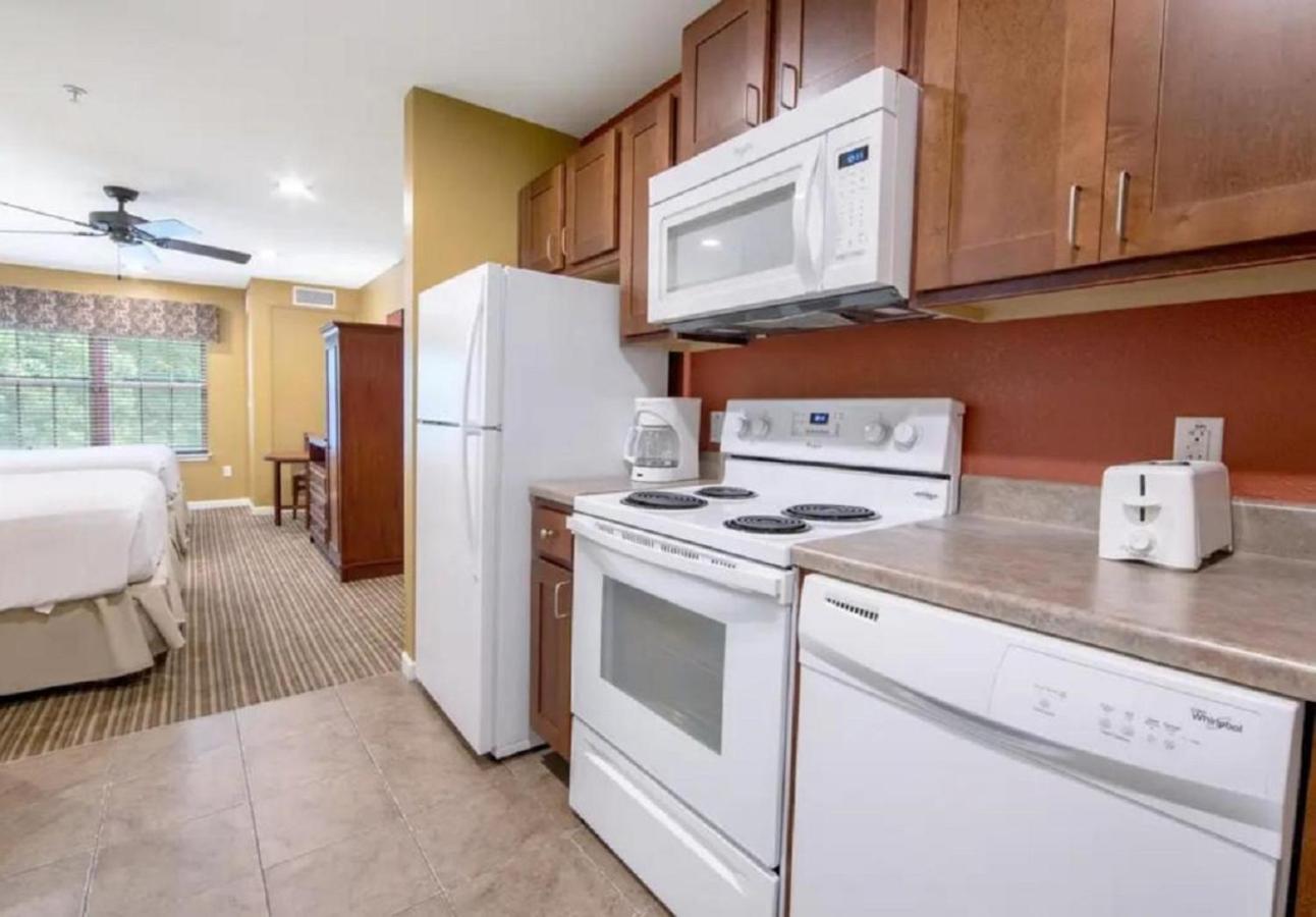 Family Water Park Resort Studio Apt fully furnished ready for your stay
