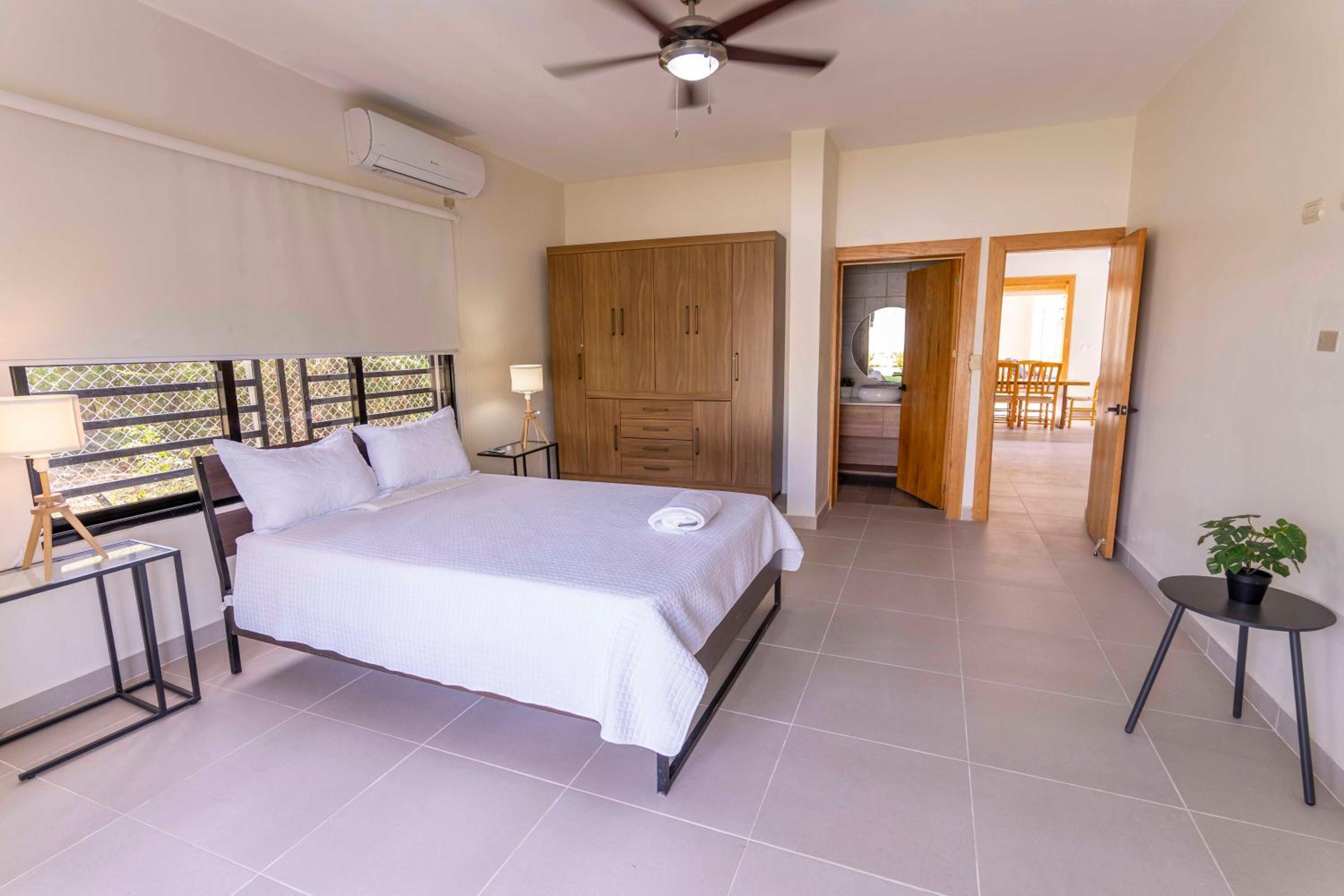 Luxury Beach Villa with Private Pool, Jacuzzi, Beach Club Access with Restaurant & Adventure Nearby view 4