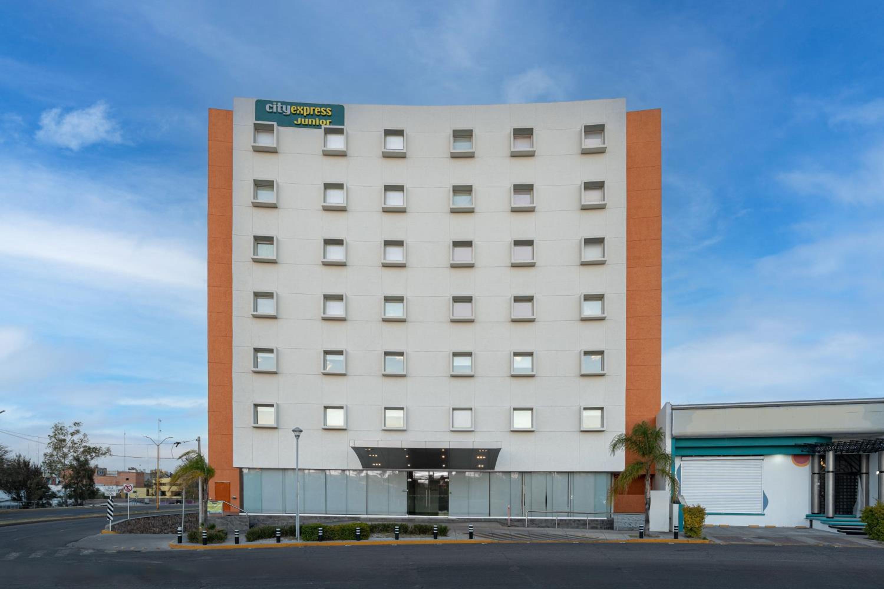 Hotel City Express Junior by Marriott Aguascalientes Centro - Image 1