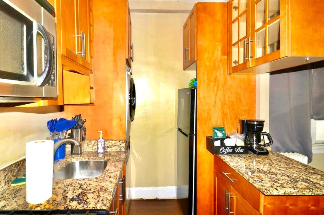 District Dream Getaway- 1BR,1BTH Retreat view 2