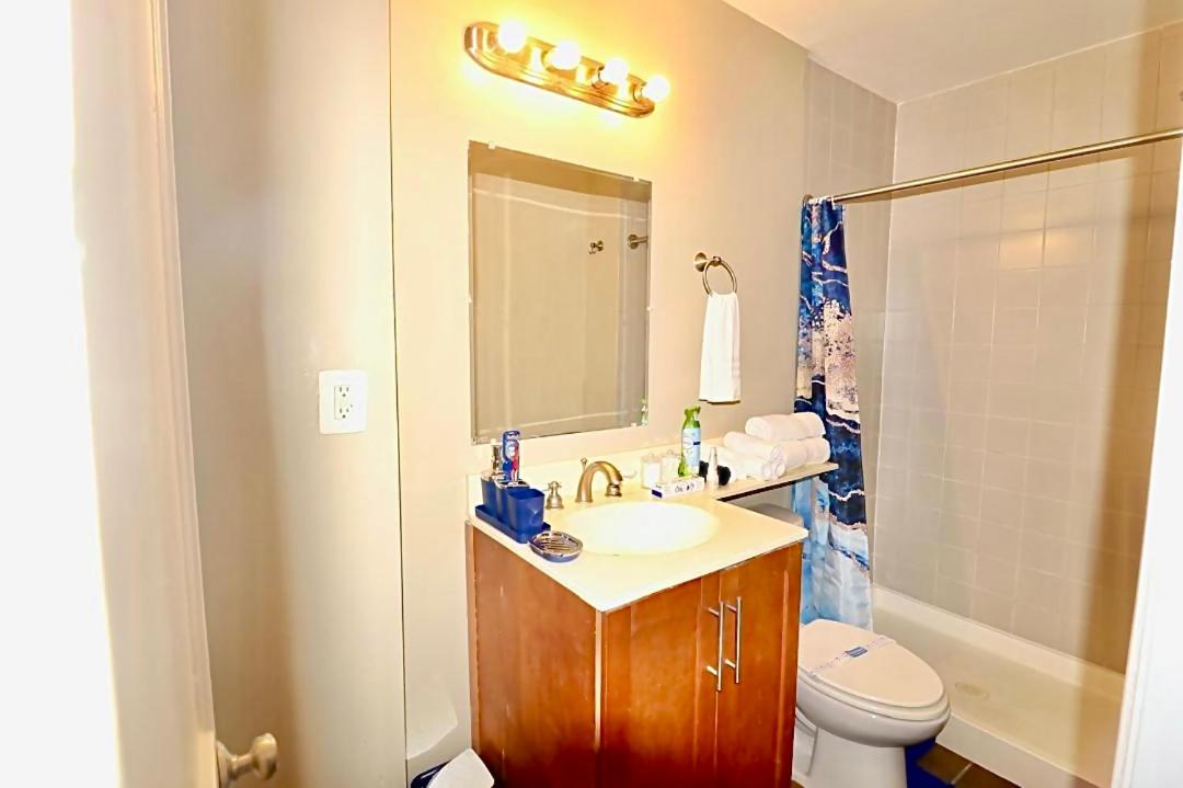 District Dream Getaway- 1BR,1BTH Retreat view 3