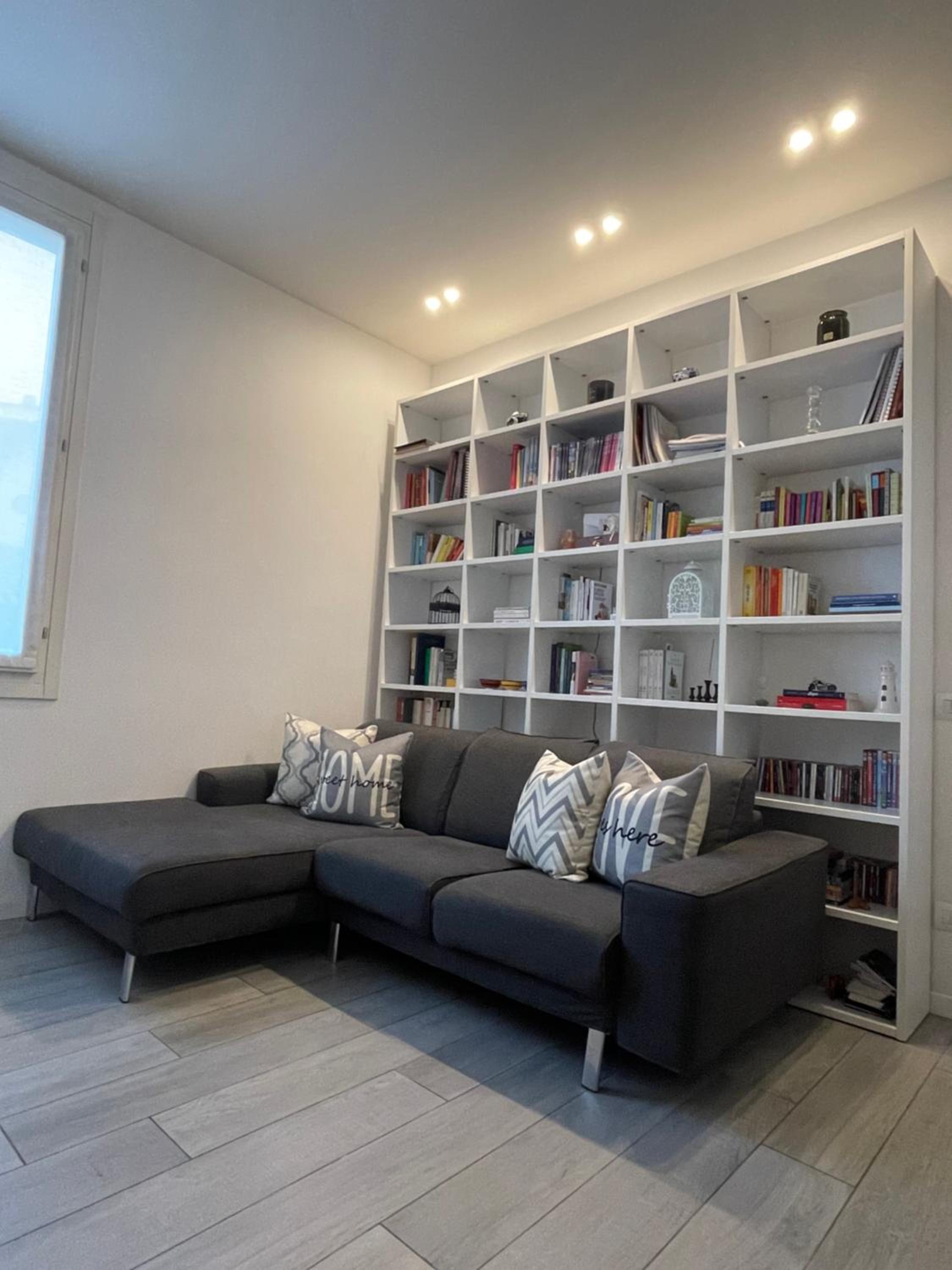 Urban Comfort Stay near Ferrari museum & Railway view 3