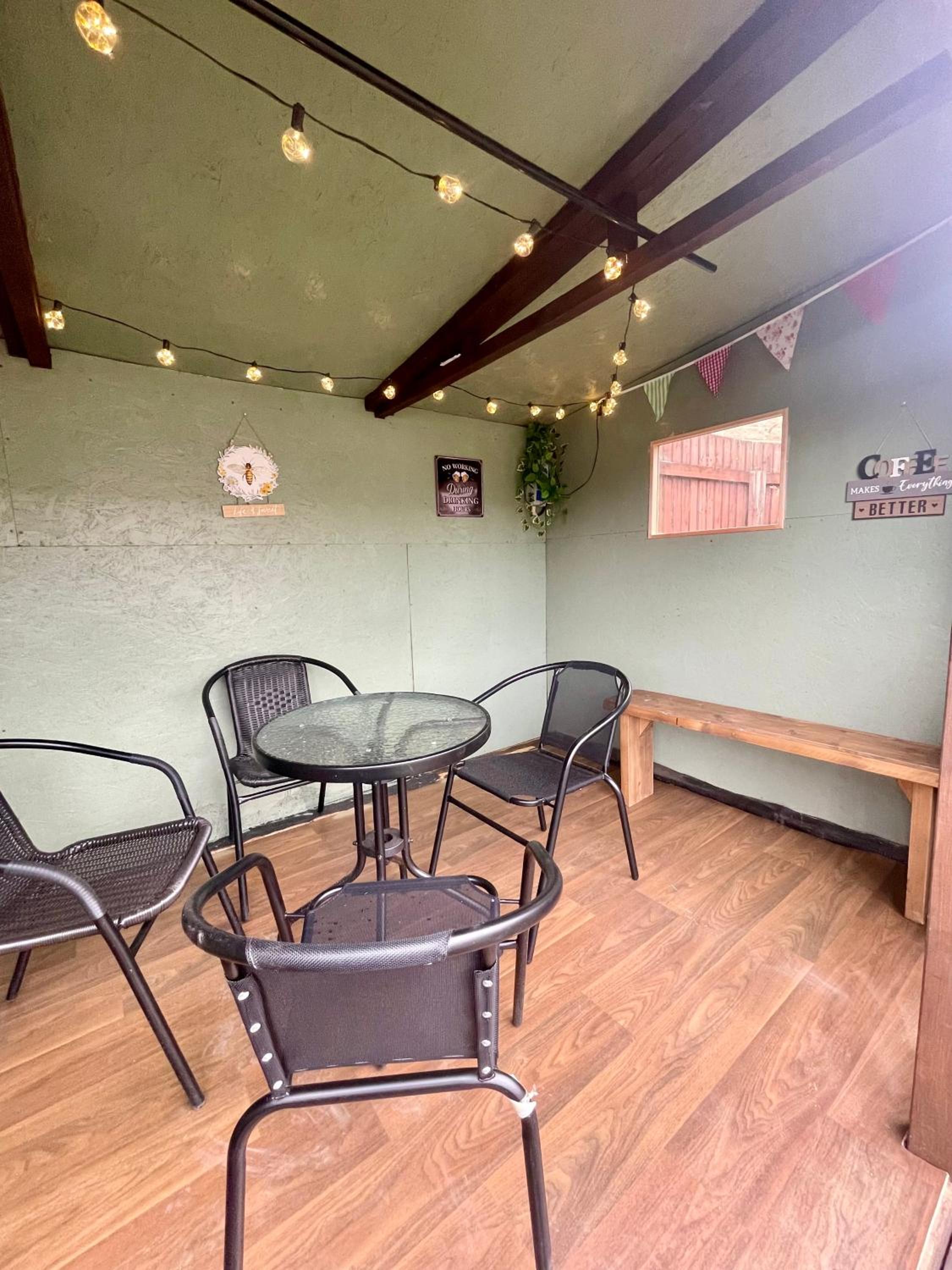 Haworth Haven - Charming Cottage with Private Garden & Summer House