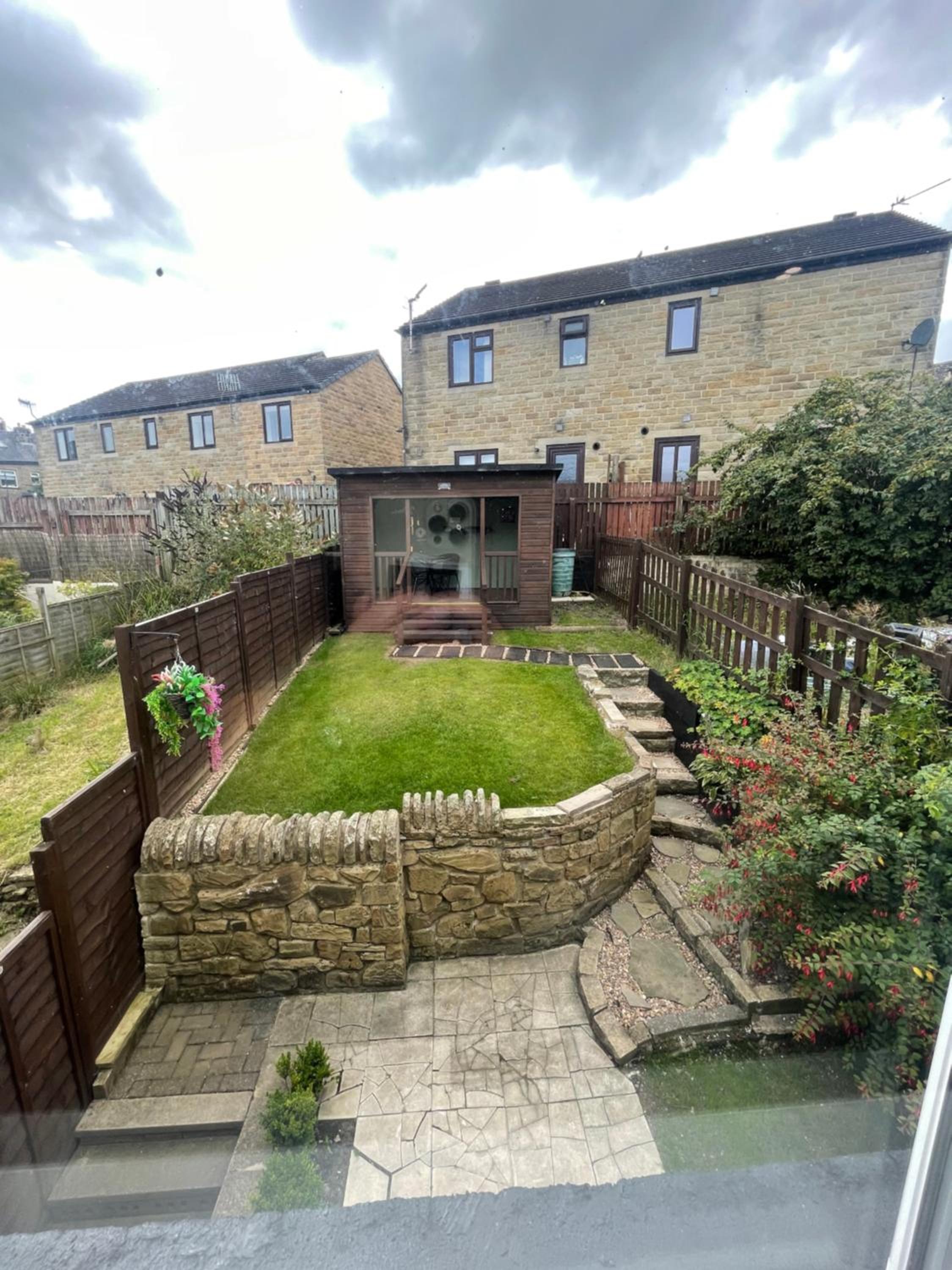 Haworth Haven - Charming Cottage with Private Garden & Summer House