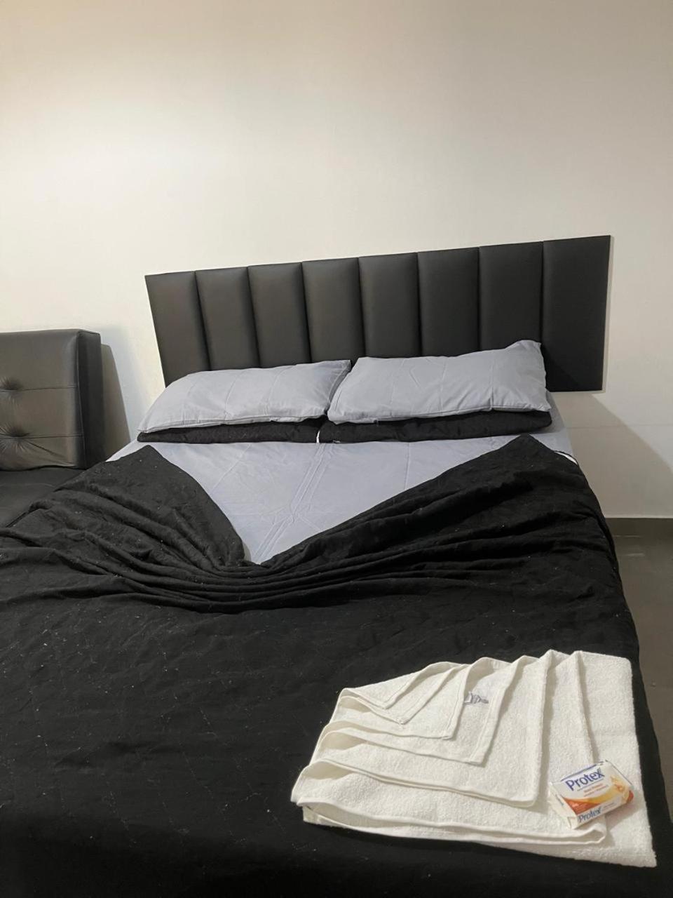 Kitnet com ótima localização em São José