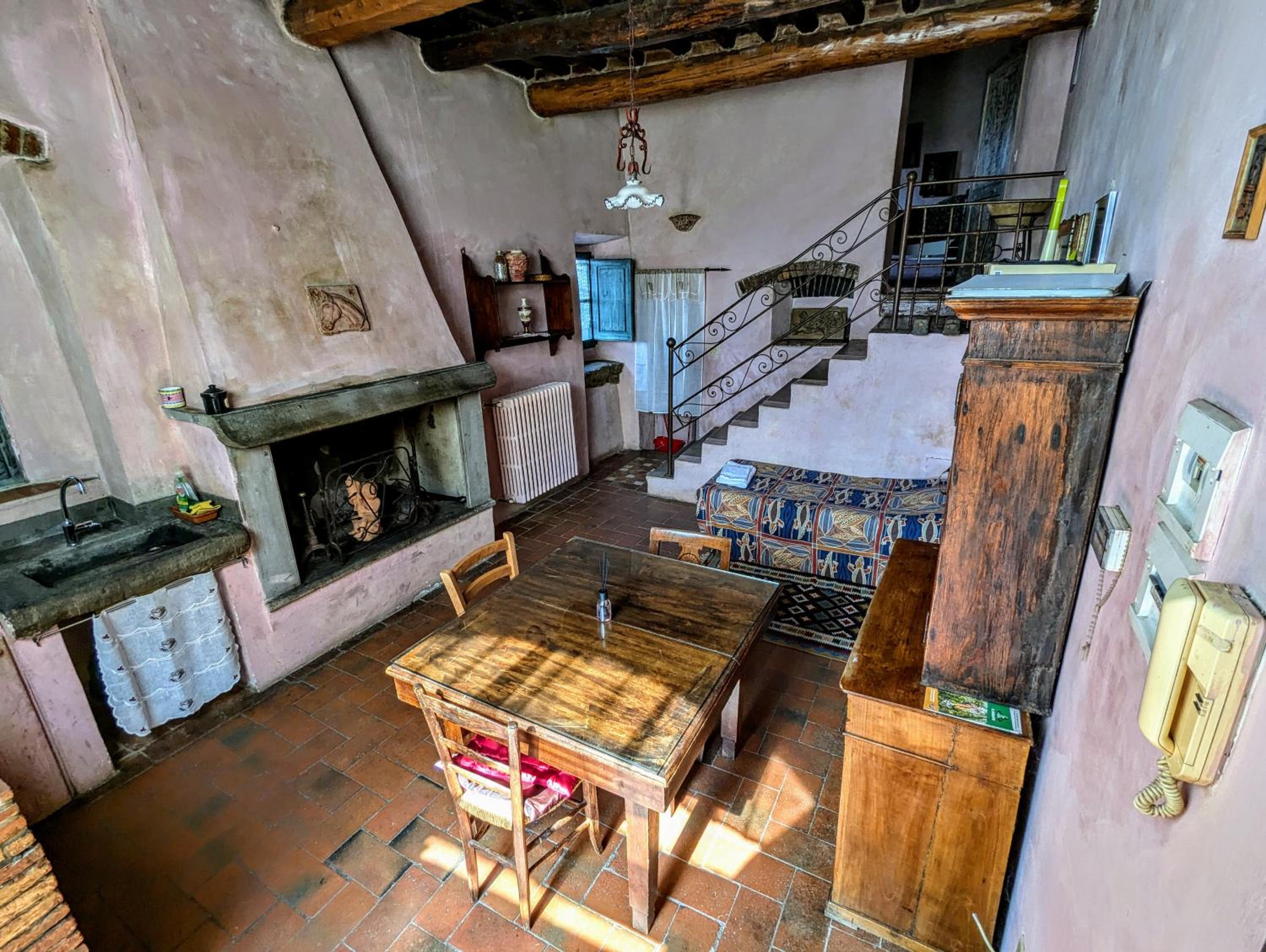 Borgo Medievale di Poggio Alla Pieve Relais, Food & Art