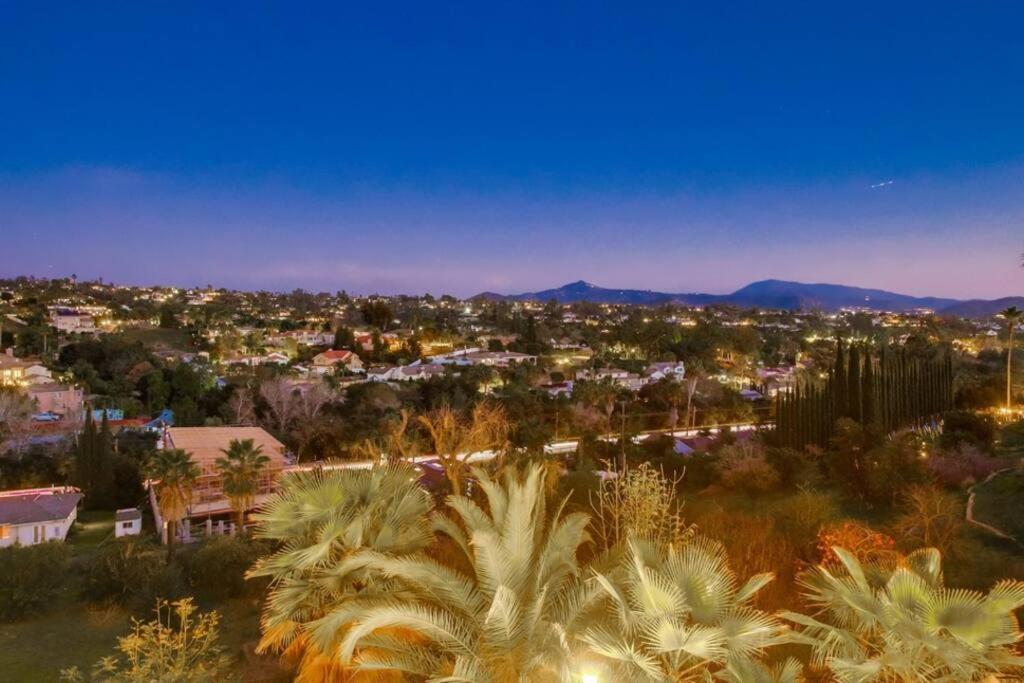 Villa Andalusia 6BR 5BA Luxury Jacuzzi Views and Games