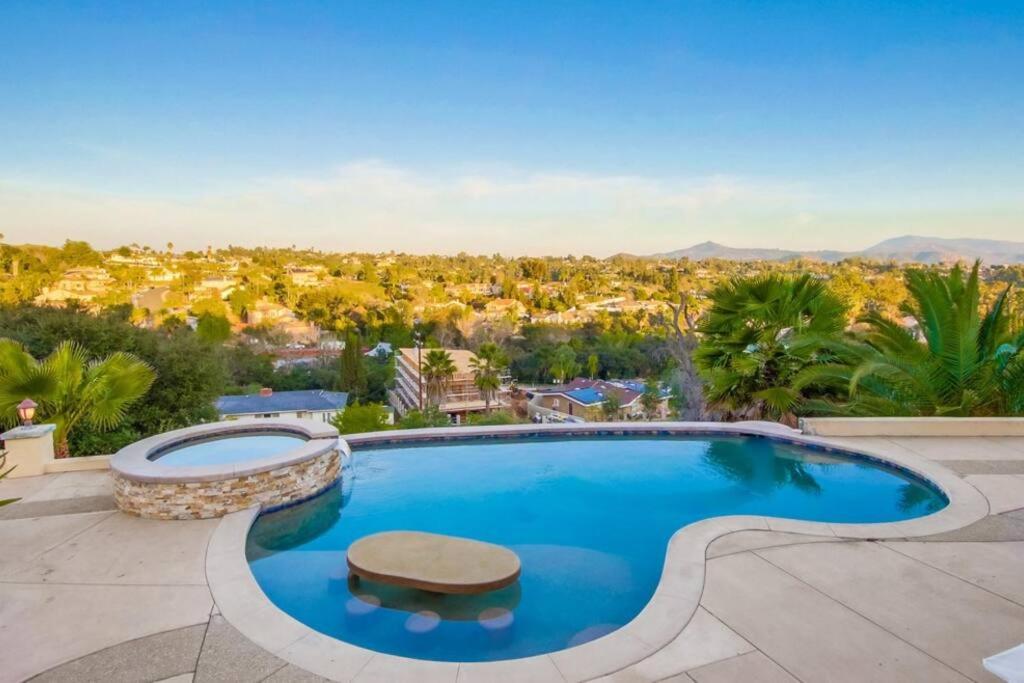 Villa Andalusia 6BR 5BA Luxury Jacuzzi Views and Games
