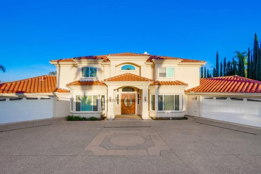 Villa Andalusia 6BR 5BA Luxury Jacuzzi Views and Games