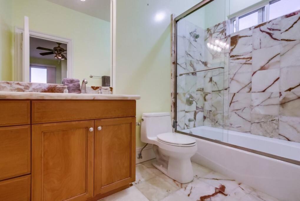 Villa Andalusia 6BR 5BA Luxury Jacuzzi Views and Games, photo 46