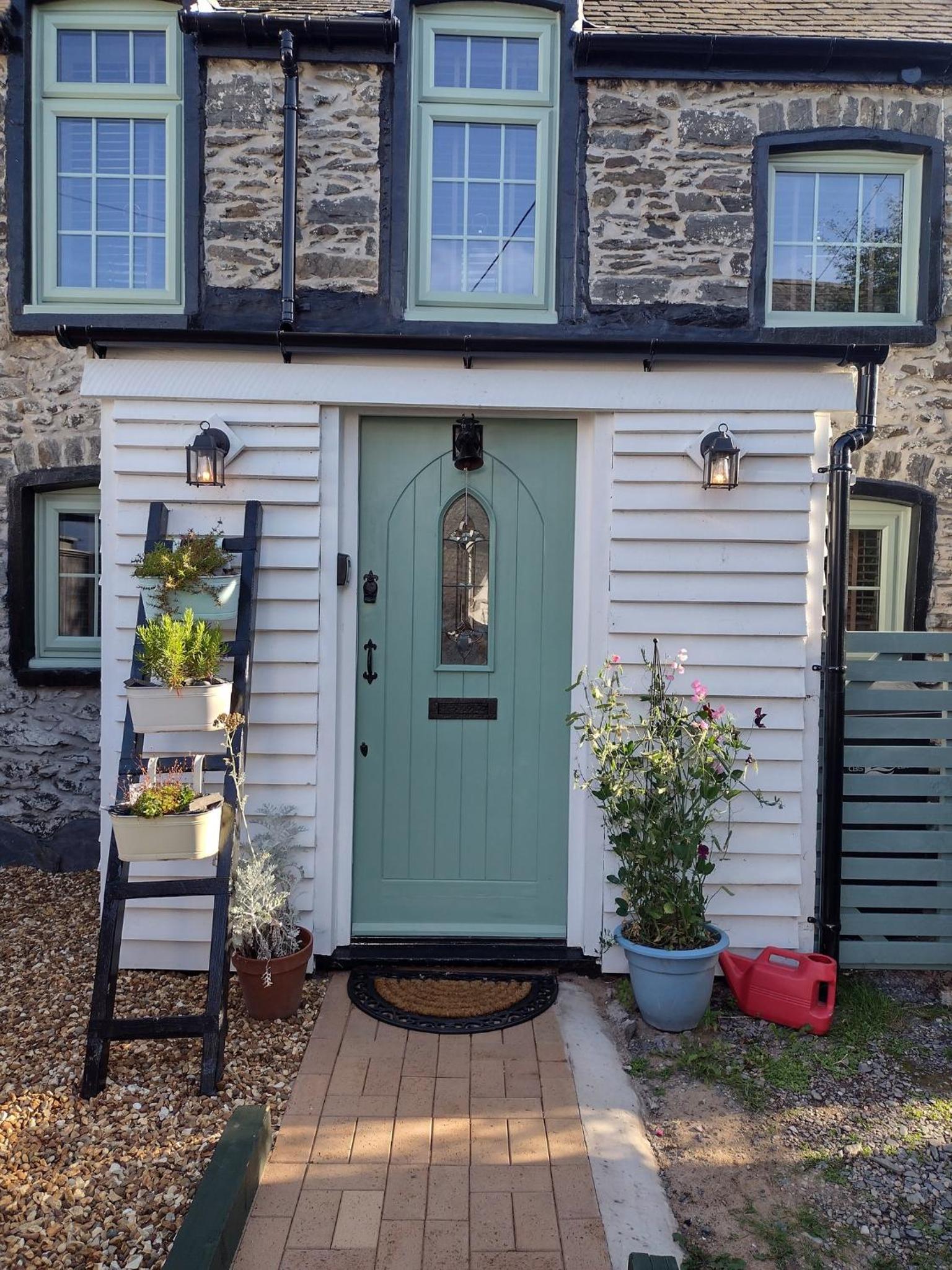 Harlequin Cottage