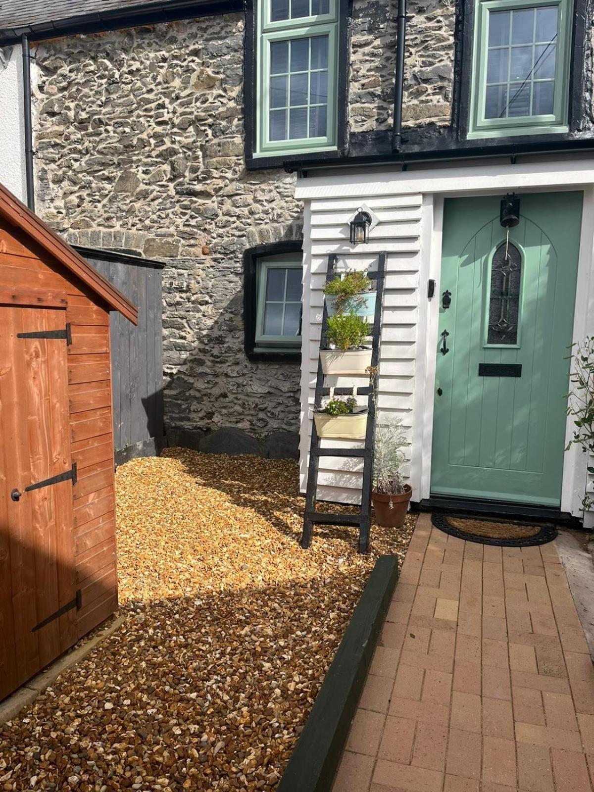 Harlequin Cottage