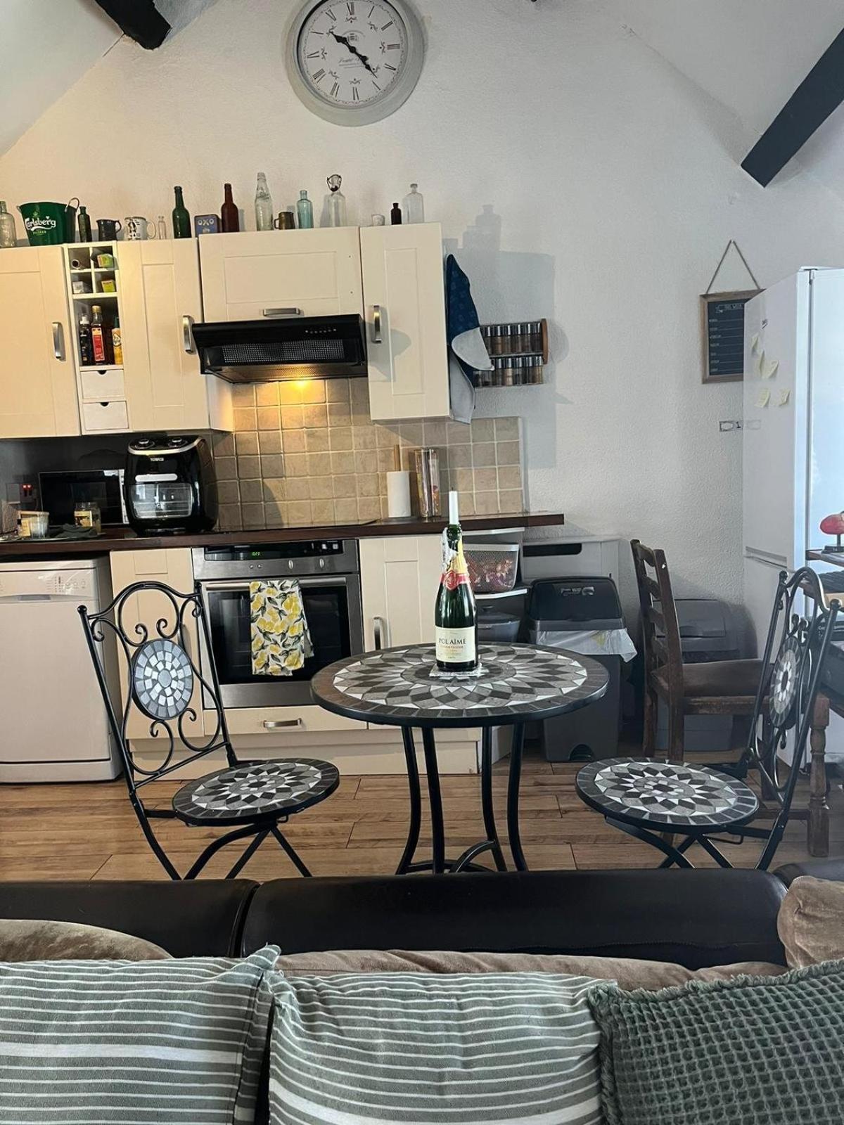 Harlequin Cottage