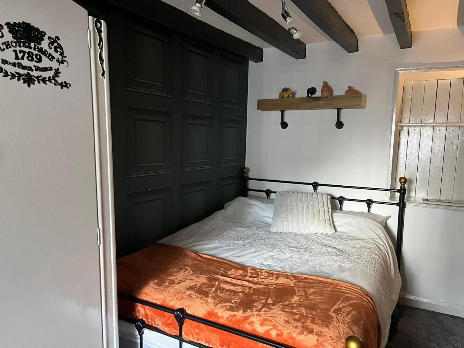 Harlequin Cottage