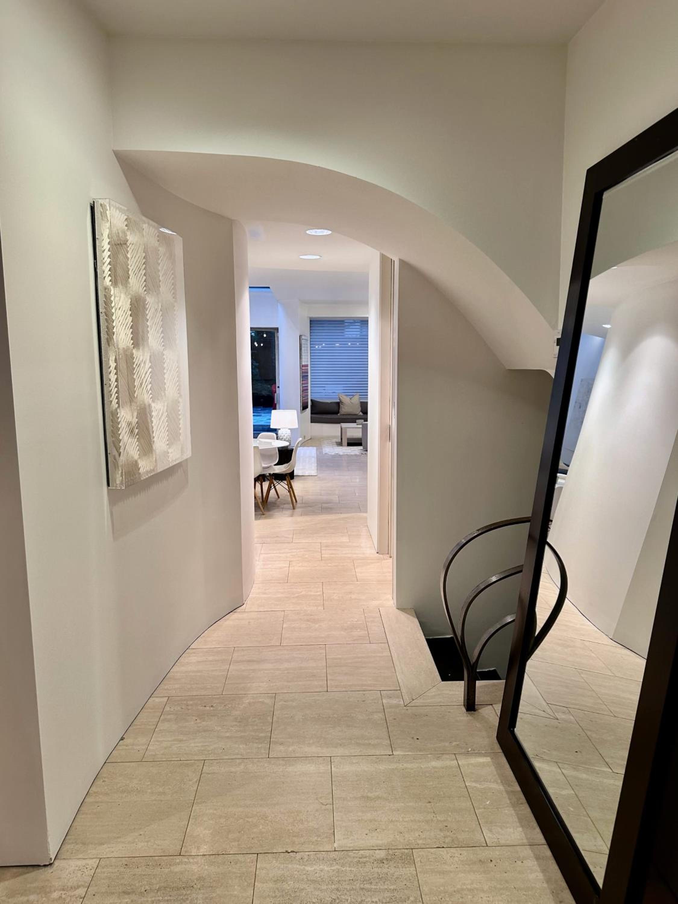 Private Townhome near UN