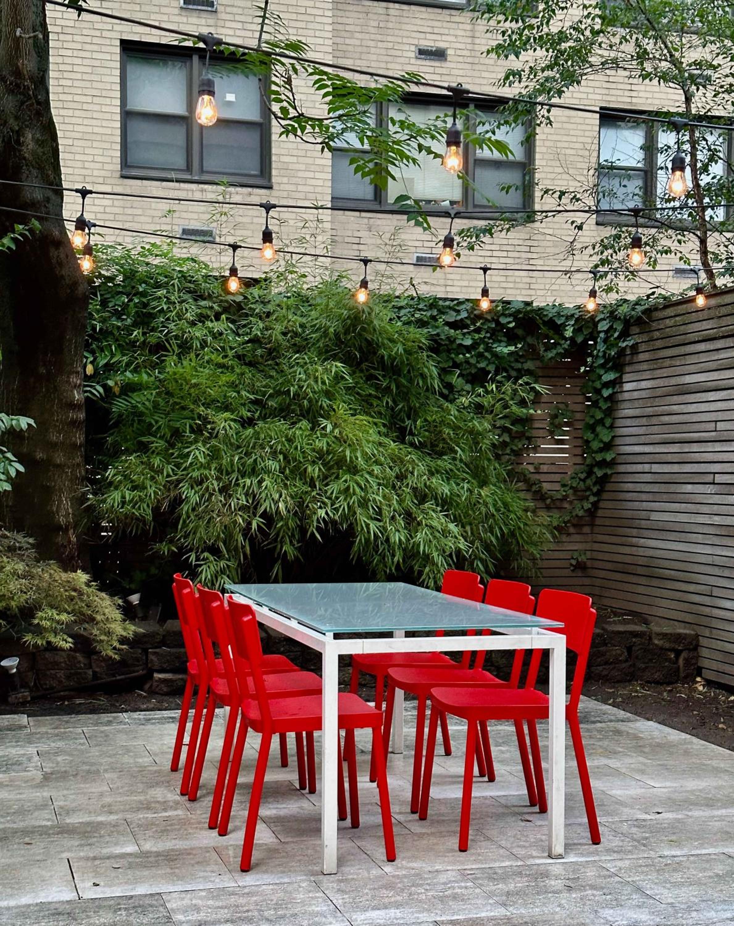 Private Townhome near UN