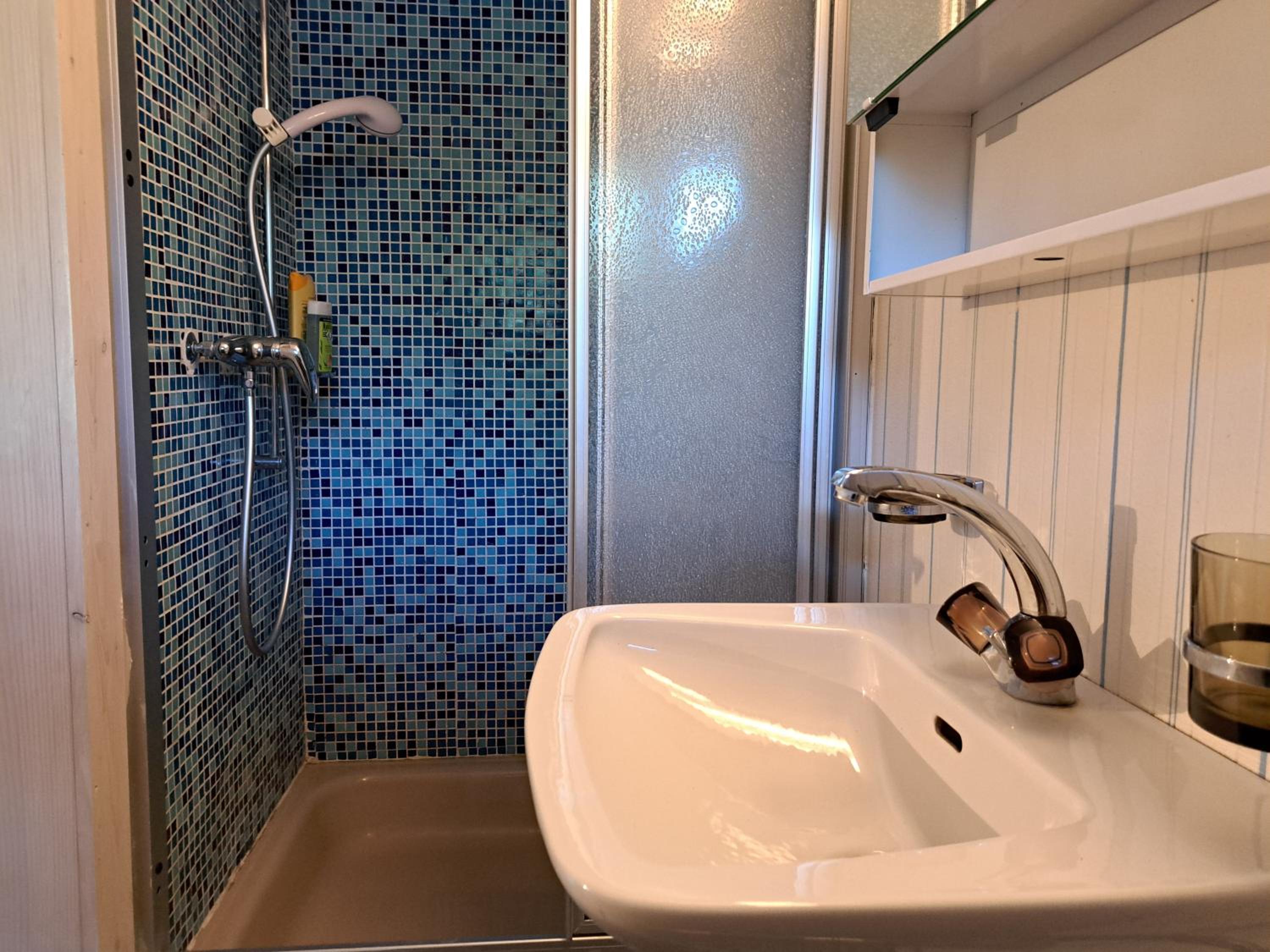 Studio indépendant en résidence avec extérieur