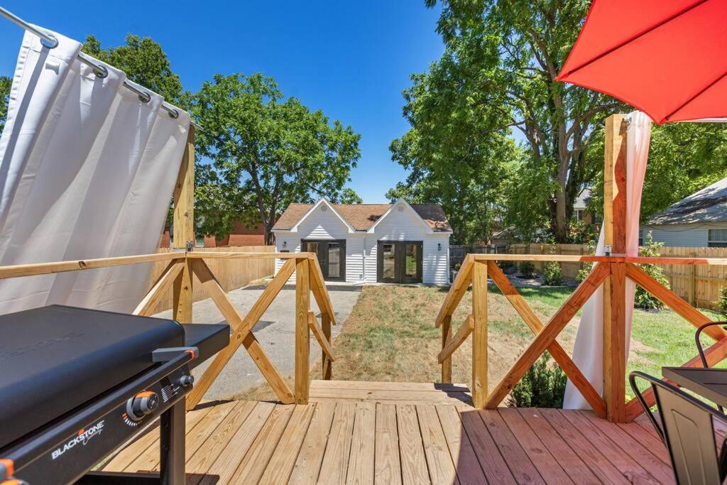 The Luxe Hot Tub Private Bar 12 Min to Horse Park view 5