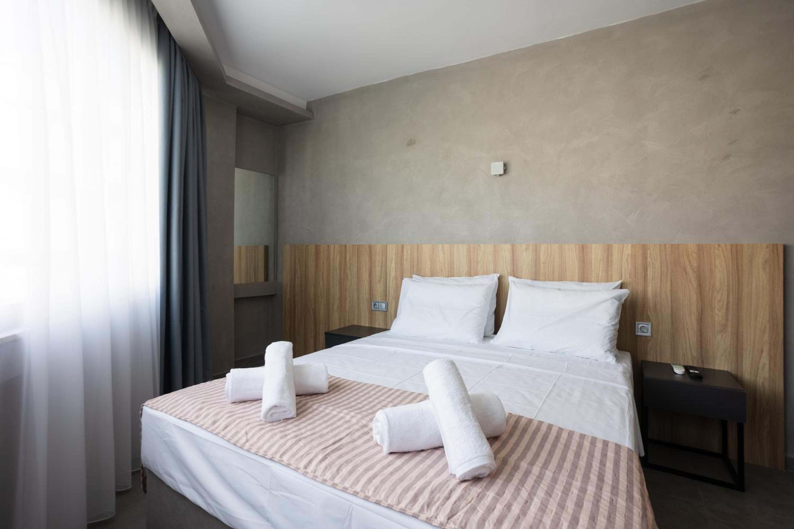 Alkazar Suites