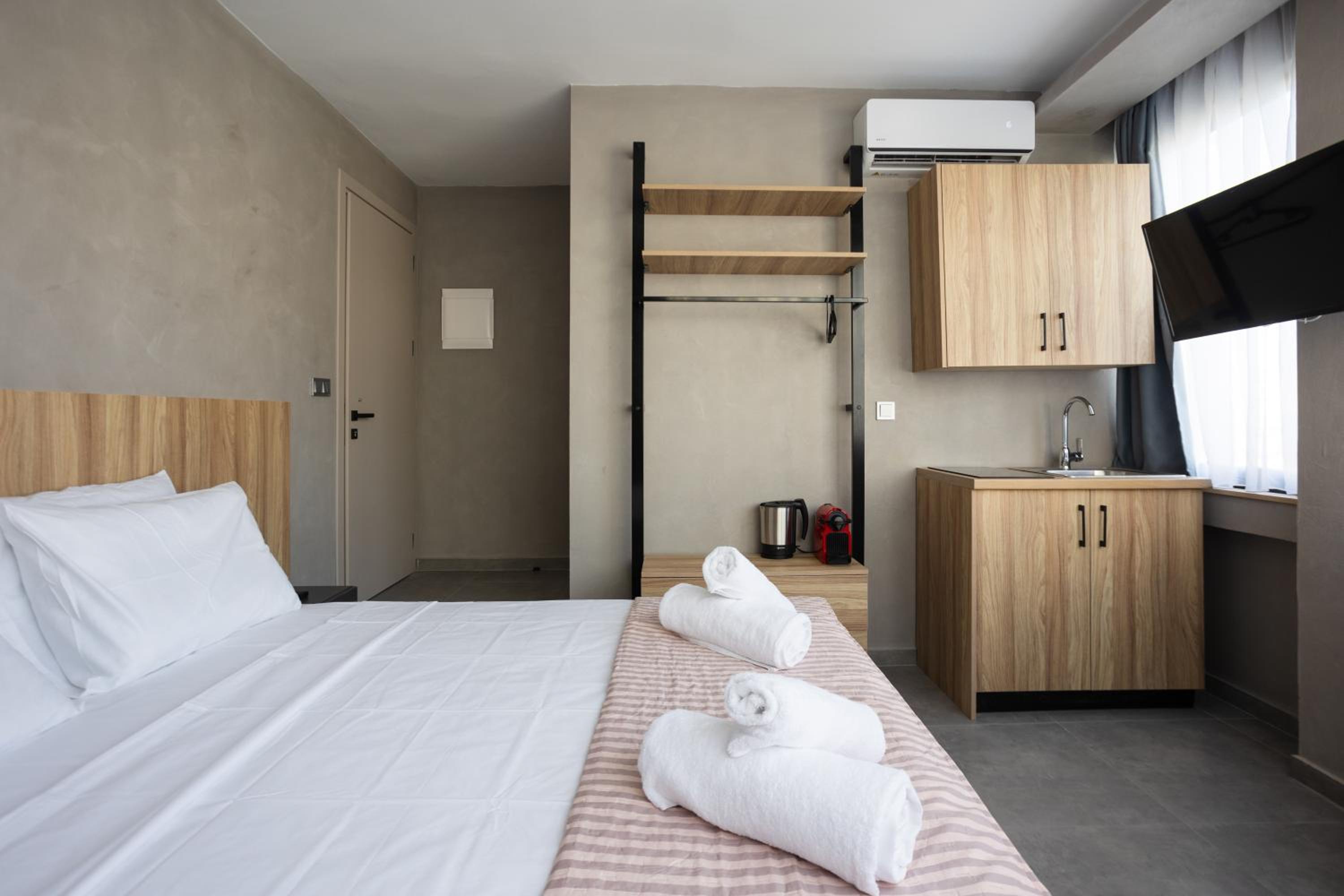 Alkazar Suites