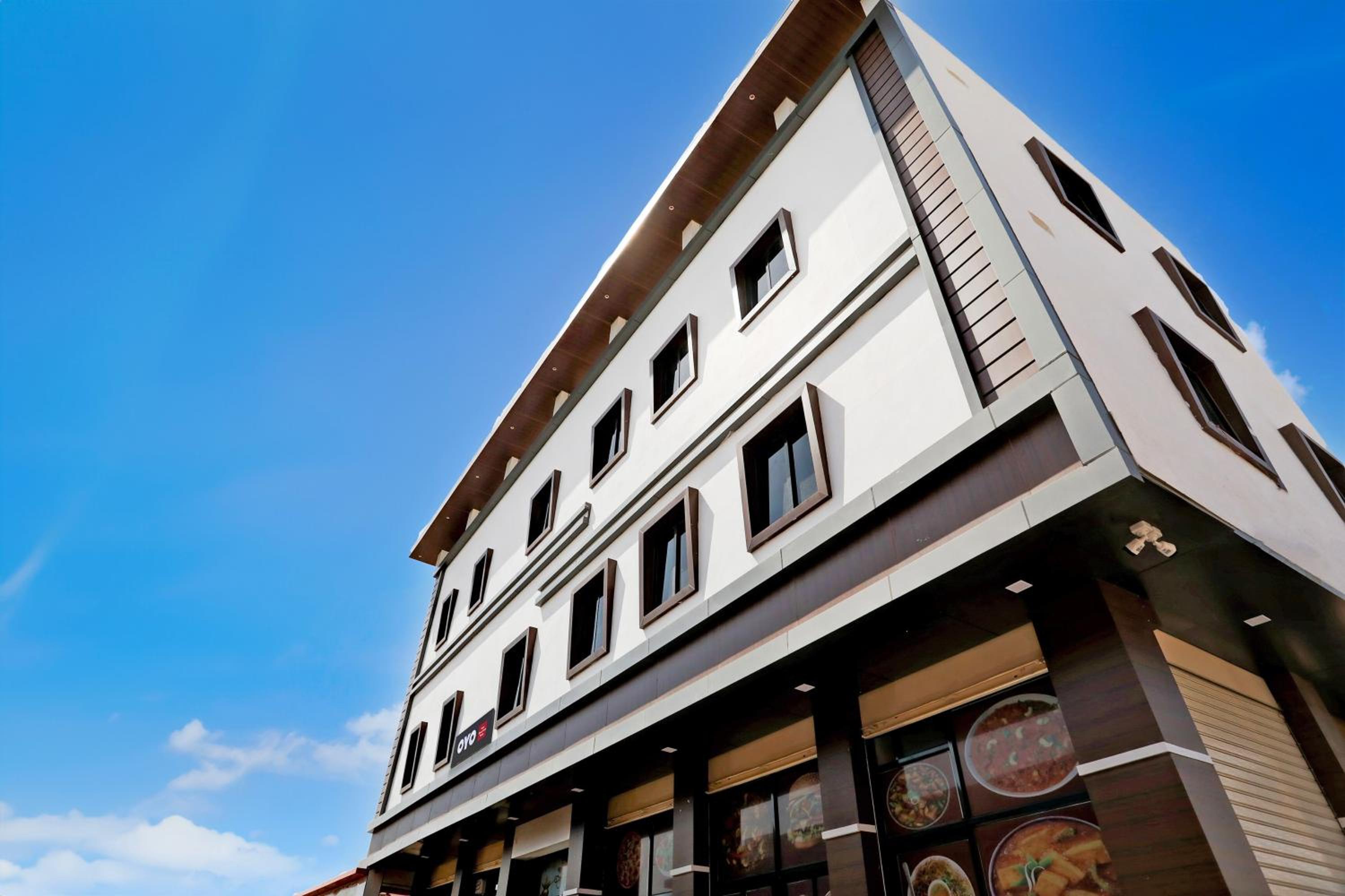 Hotel O Shivam guest house and restaurant view 5