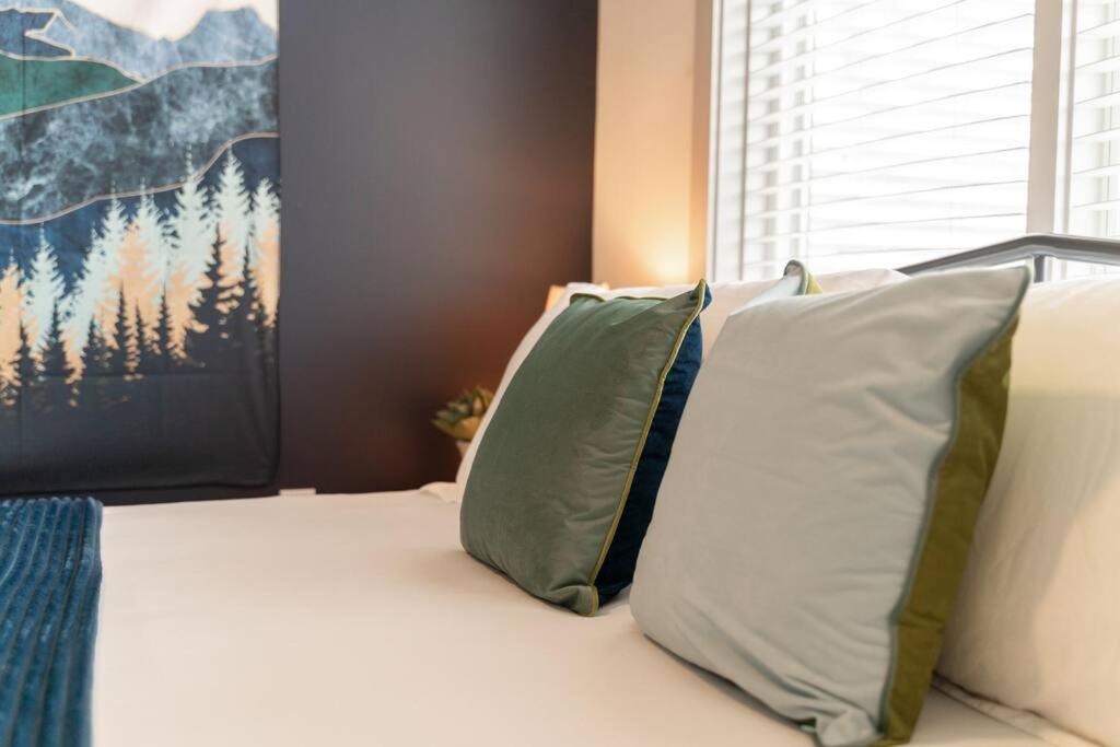 Photograph supplied for Spacious 2BR Nashville Retreat, Near The Gulch