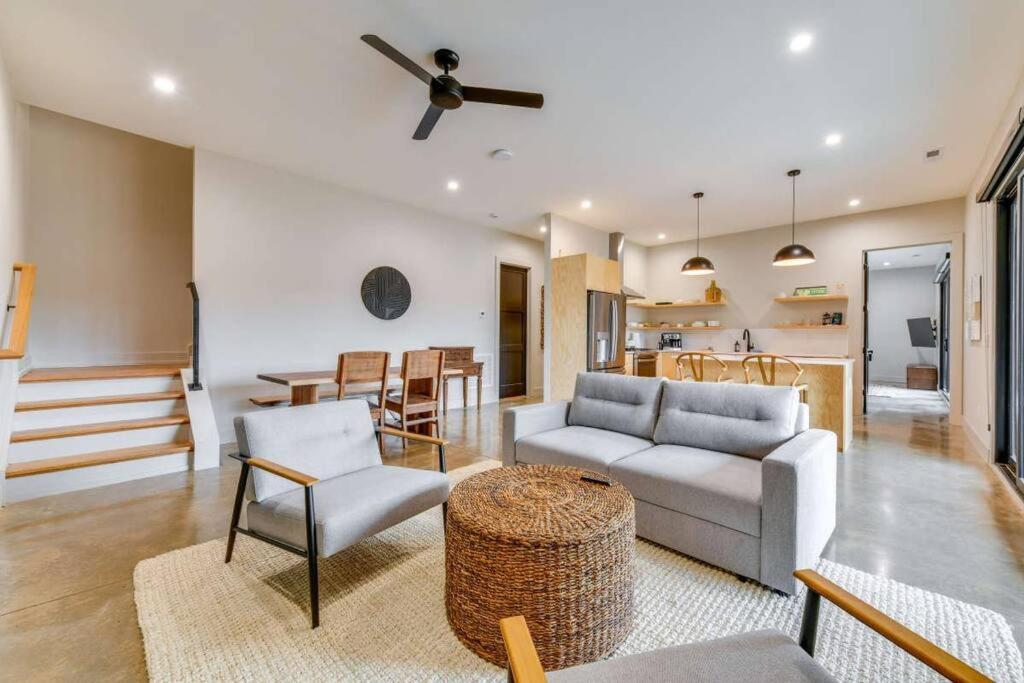 The Flat - A Lake View Retreat with Dock Access