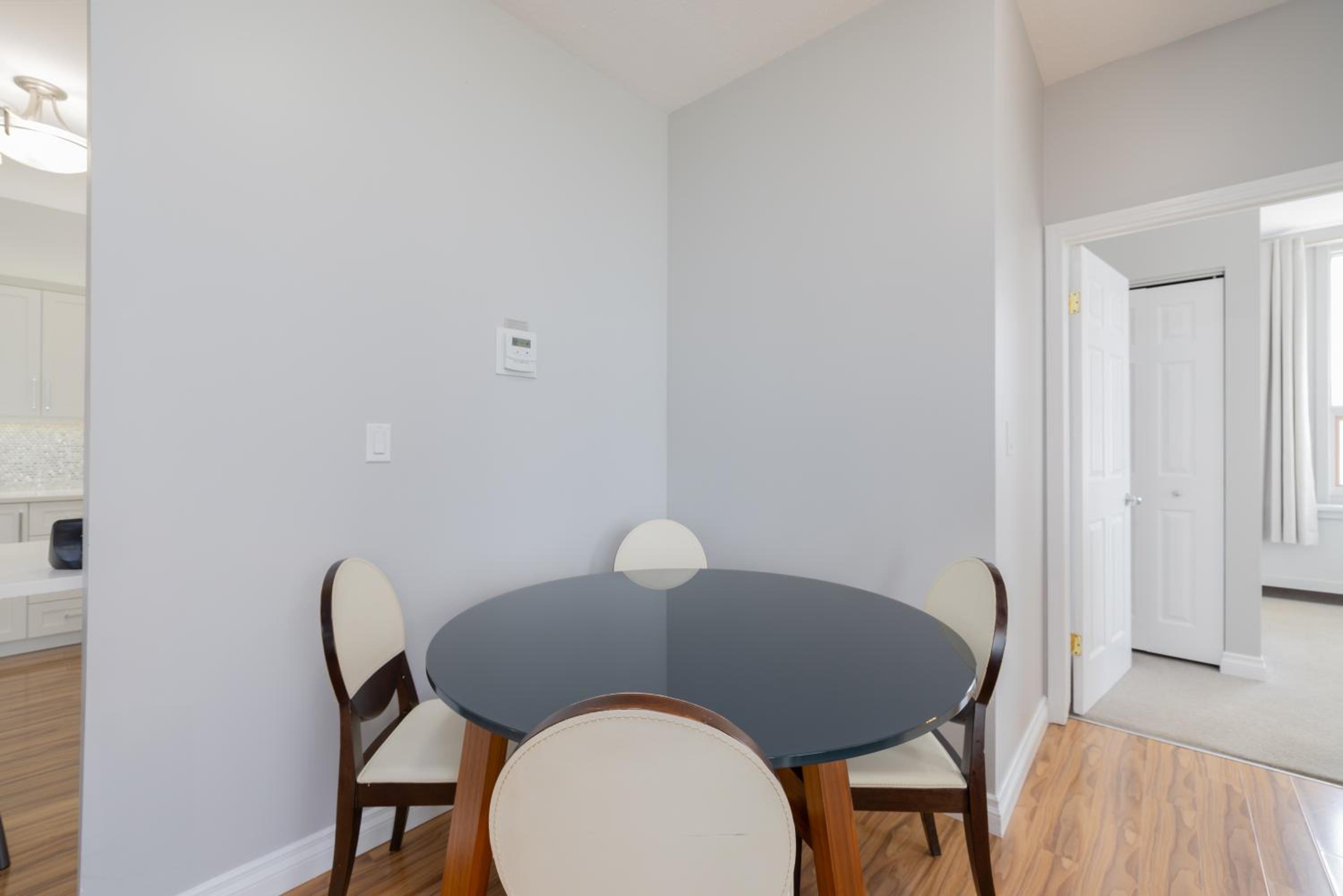 Obasa Suites @ The Hamilton