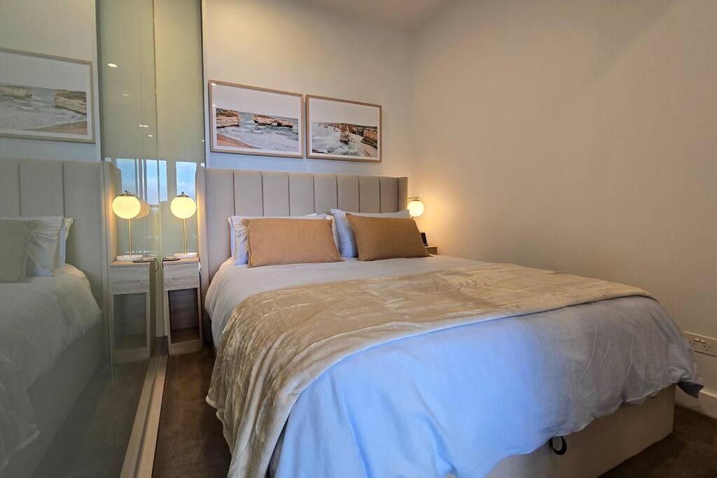 Gorgeous 1 bed Exec South Yarra with workspace