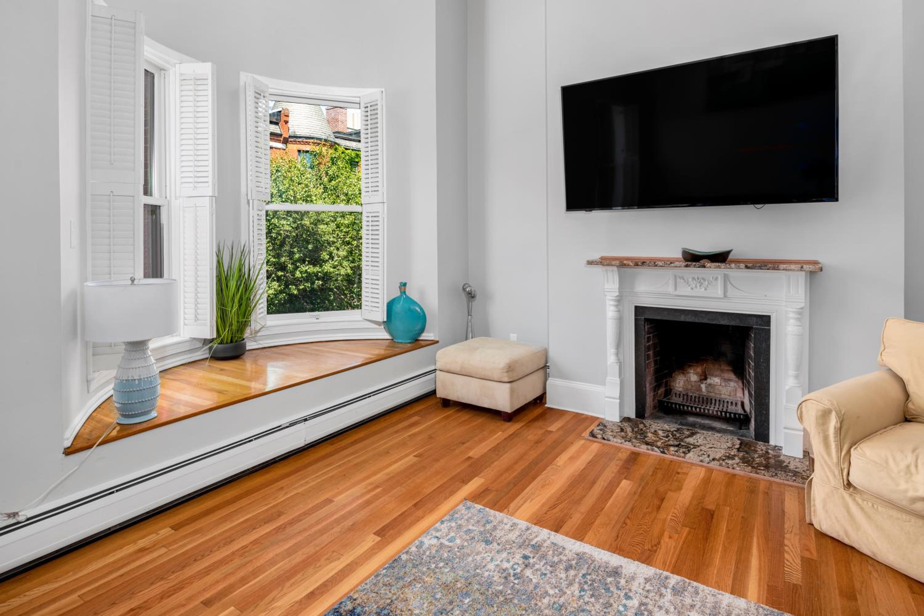 Brownstone Townhouse in Fenway
