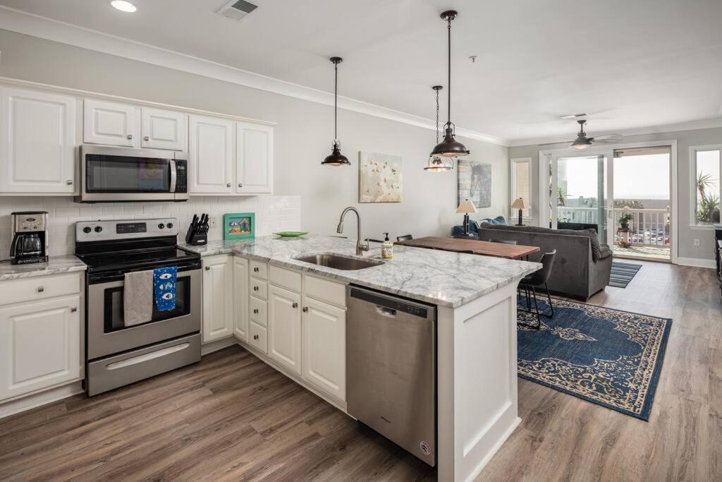 San Souci By The Sea - Your Folly Beach Oasis view 3