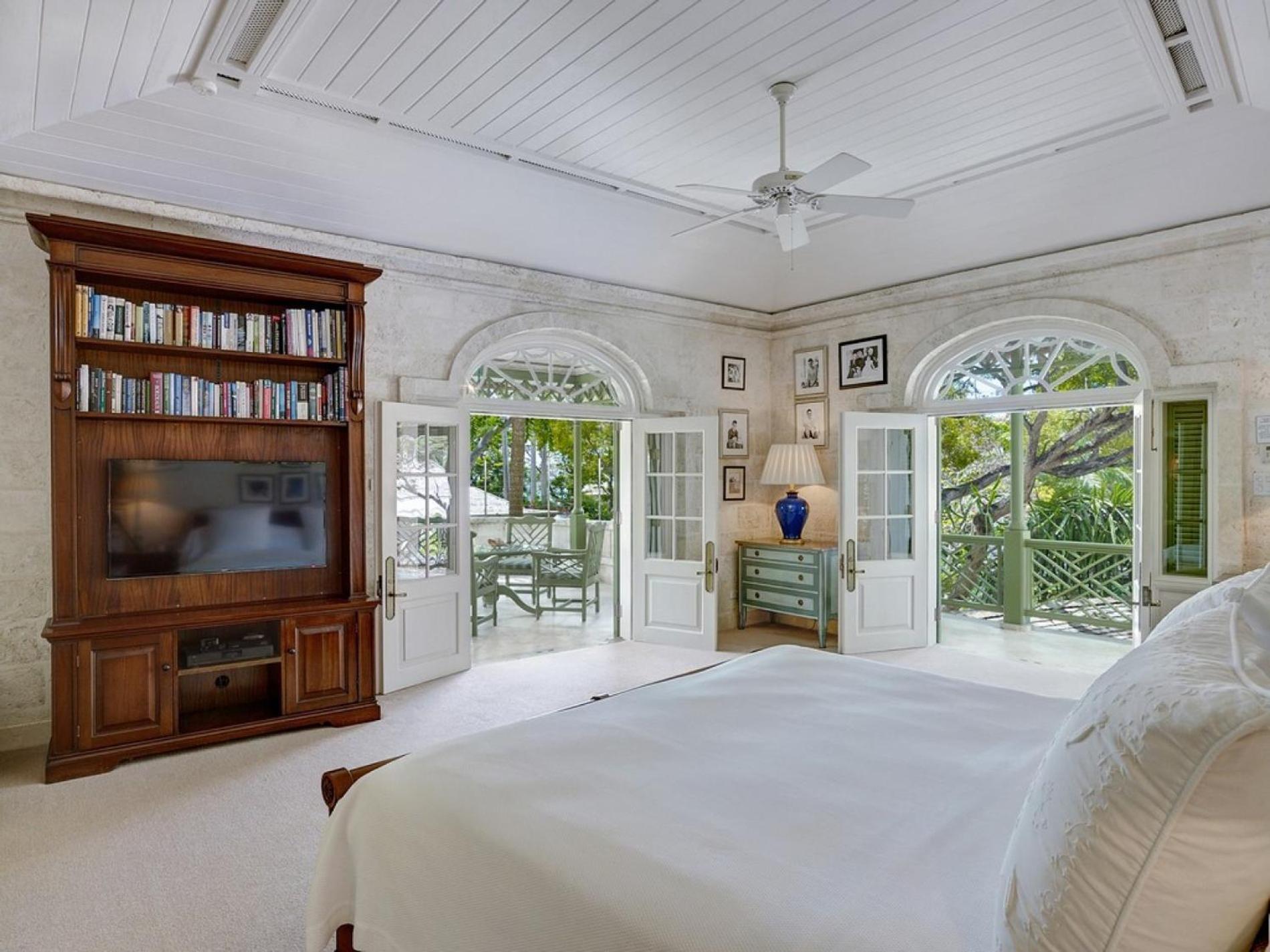 Luxury 12 Bedroom Laughing Waters Villa