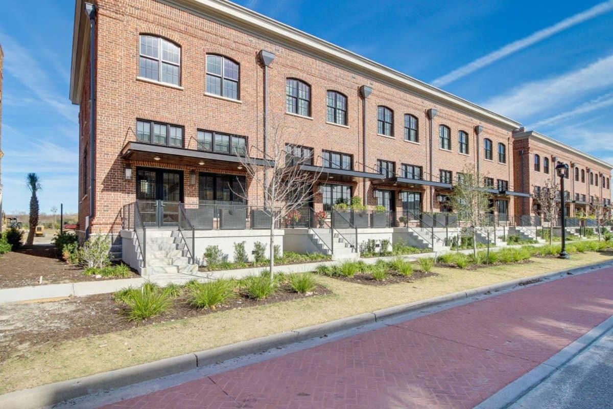Luxurious Savannah Townhome with River views view 2