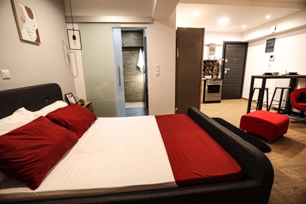 NEW COSY HOME KYPSELI ATHENS heart! photo 2