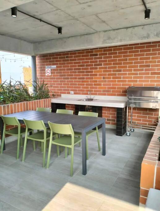 BELLO APARTAMENTO DE 2 HABITACIONES con Ac view 4