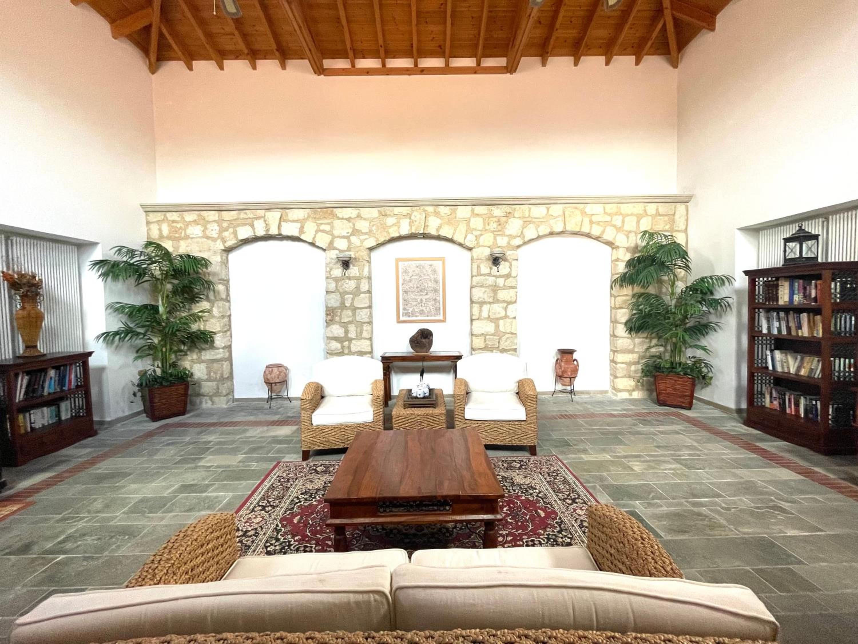 Beautiful Home - Luxury Villa where you can party