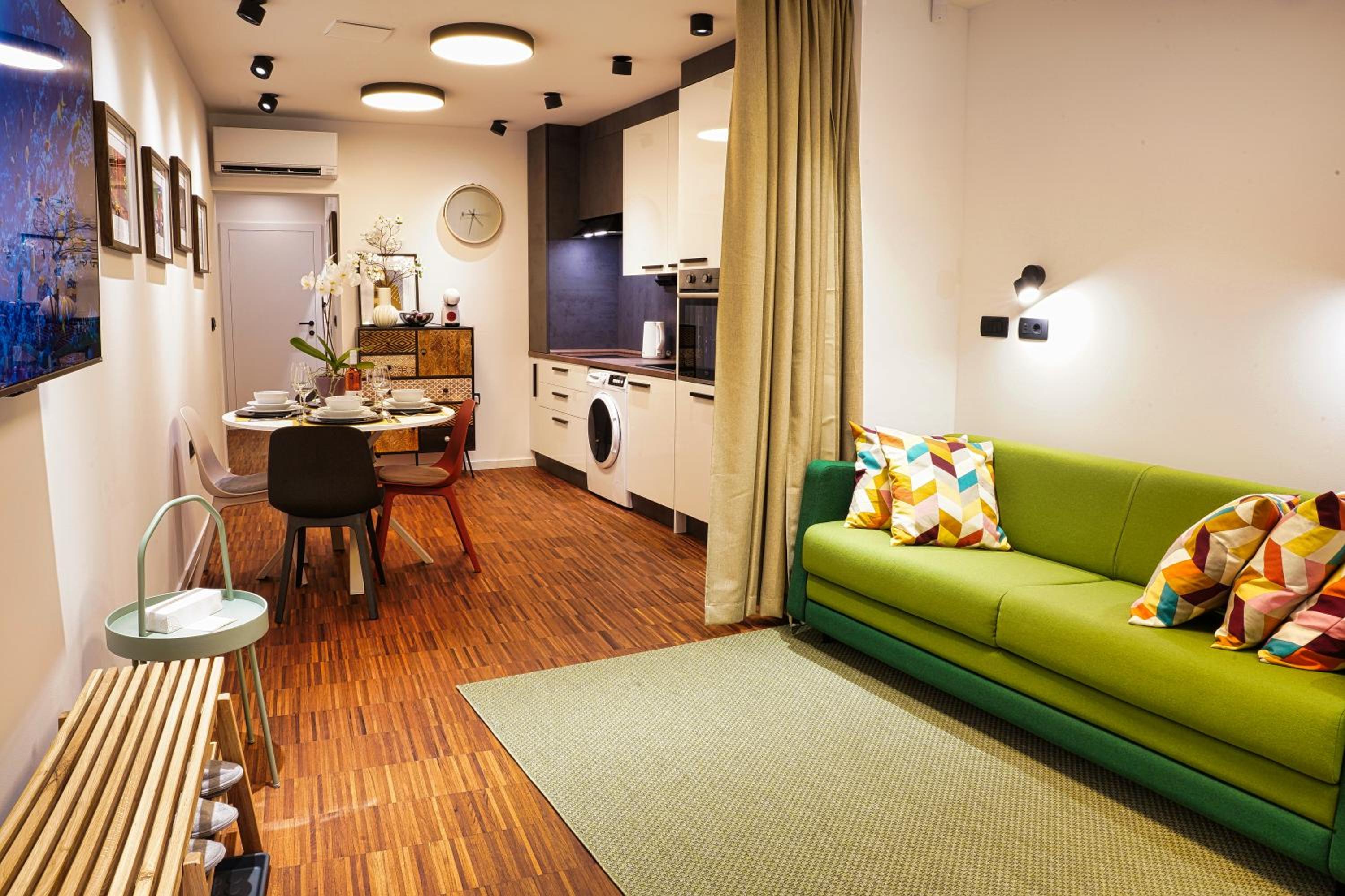 SIX IN THE CITY - Stylish Ground-Floor Apartment in Ljubljana Old Town with Private Entrance view 2
