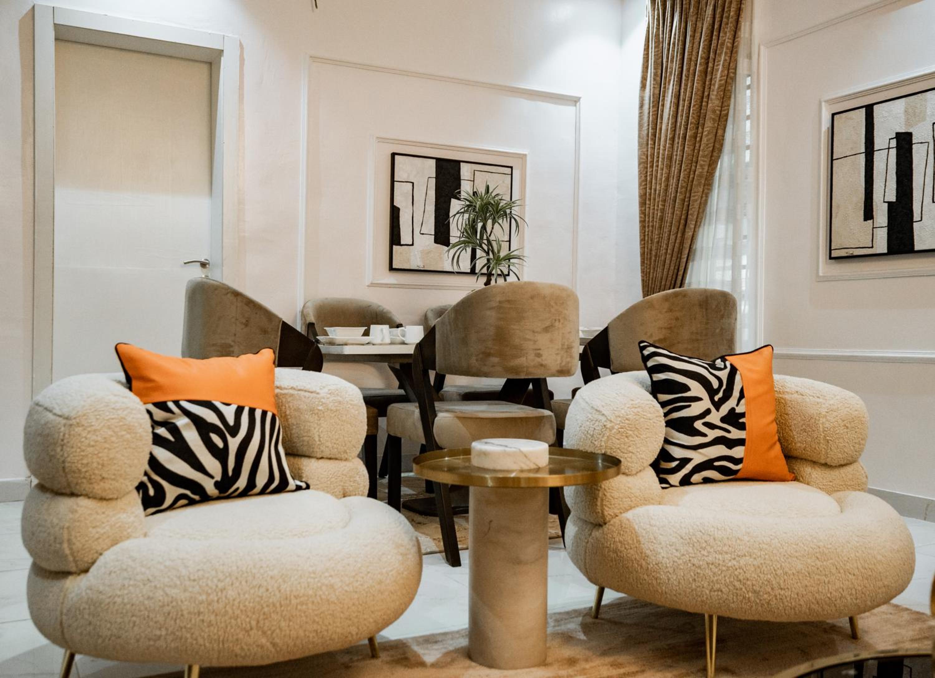 5 bedroom classy fully furnished
