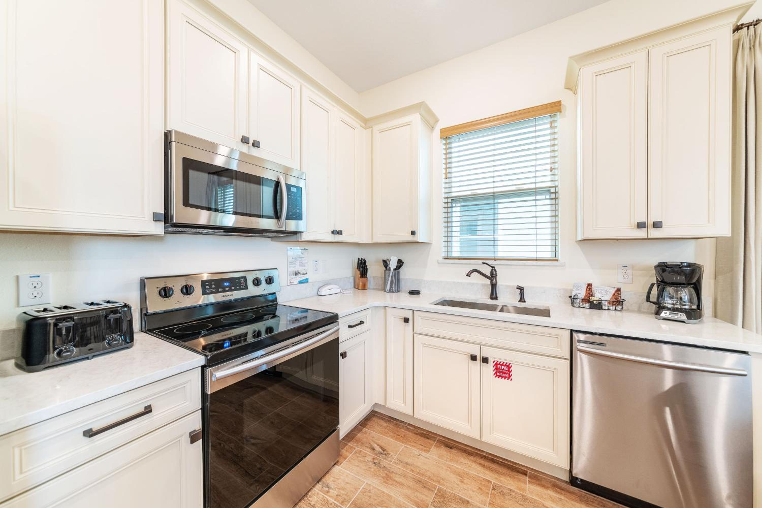 Sun Dazed Cottage Near Disney with Margaritaville Resort Access - 2974SR
