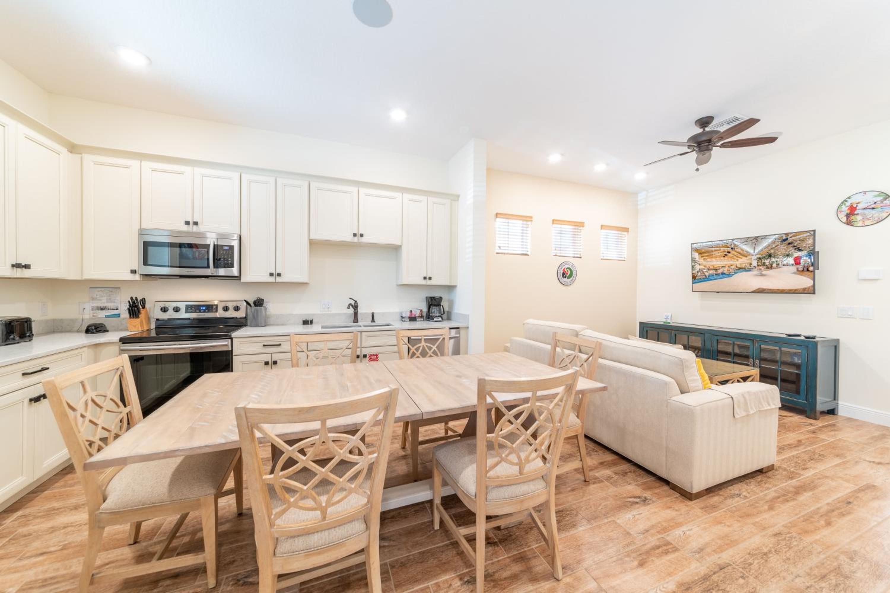 Parrot Bay Cottage With Private Hot Tub Near Disney With Margaritaville Resort & Island H2O Access - 3067Kl