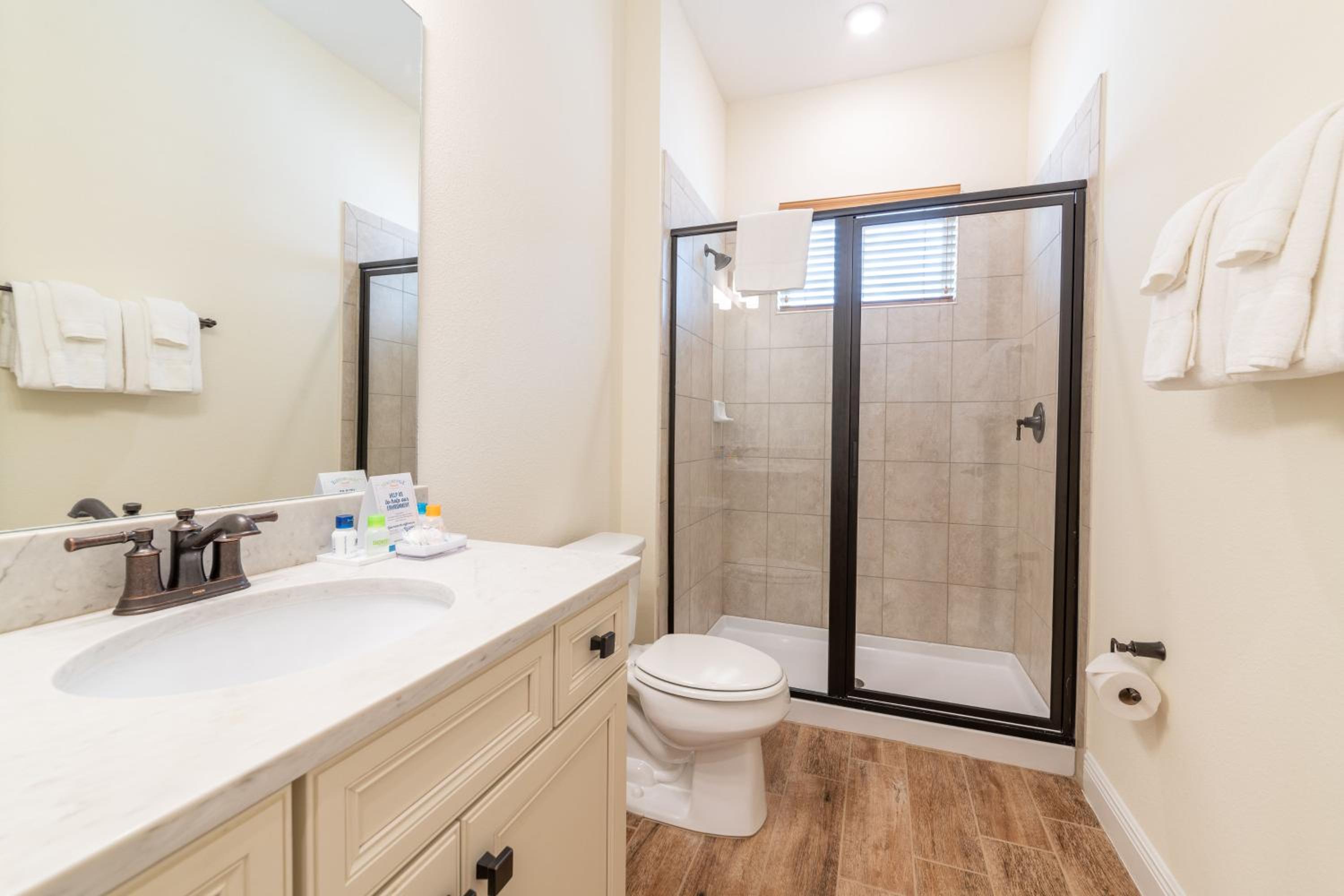Parrot Bay Cottage With Private Hot Tub Near Disney With Margaritaville Resort & Island H2O Access - 3067Kl
