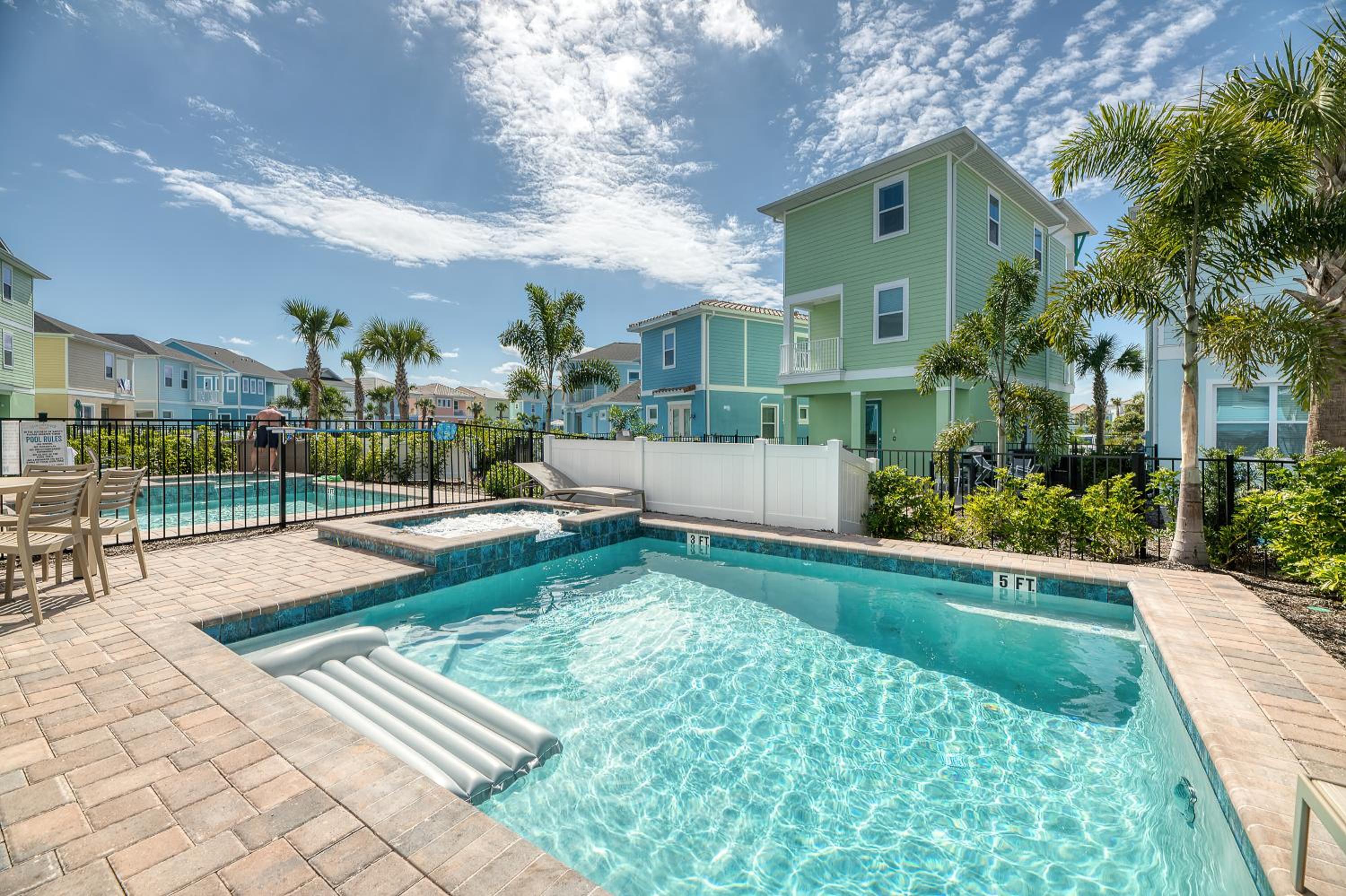 Refreshing Blue Cottage Near Disney With Margaritaville Resort & Island H20 Waterpark Access - 2942Sr