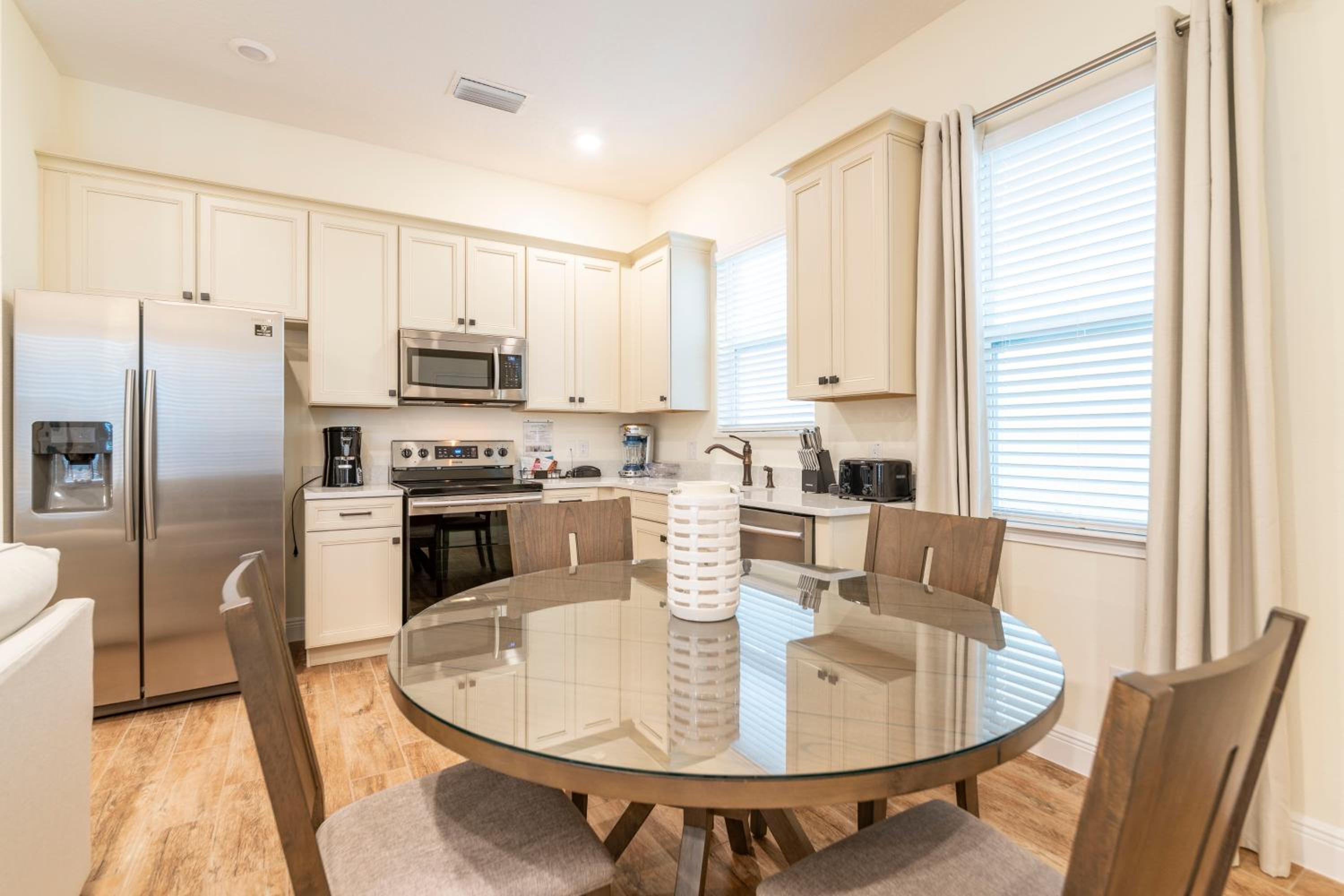 Sunny Cottage Near Disney with Margaritaville Resort Access - 2979LA
