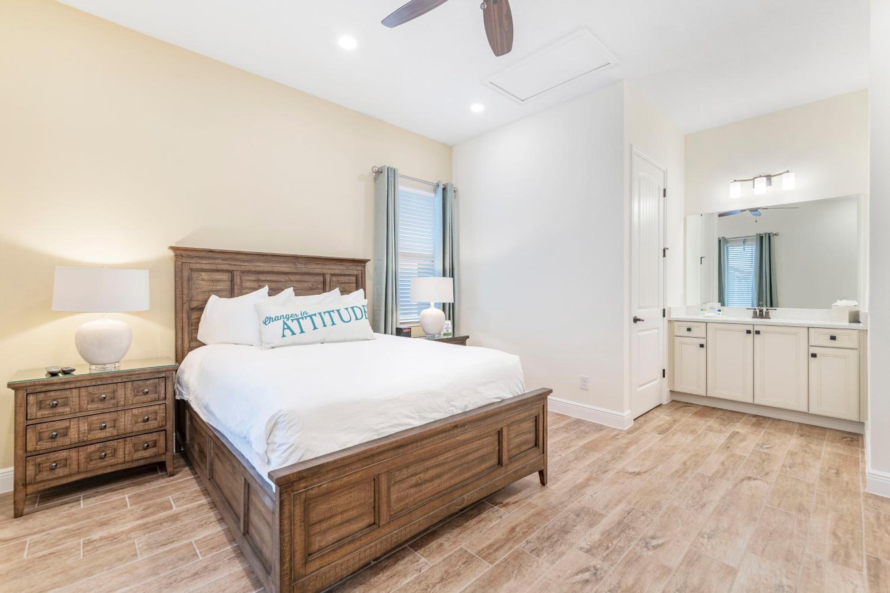 Sunny Cottage Near Disney with Margaritaville Resort Access - 2979LA