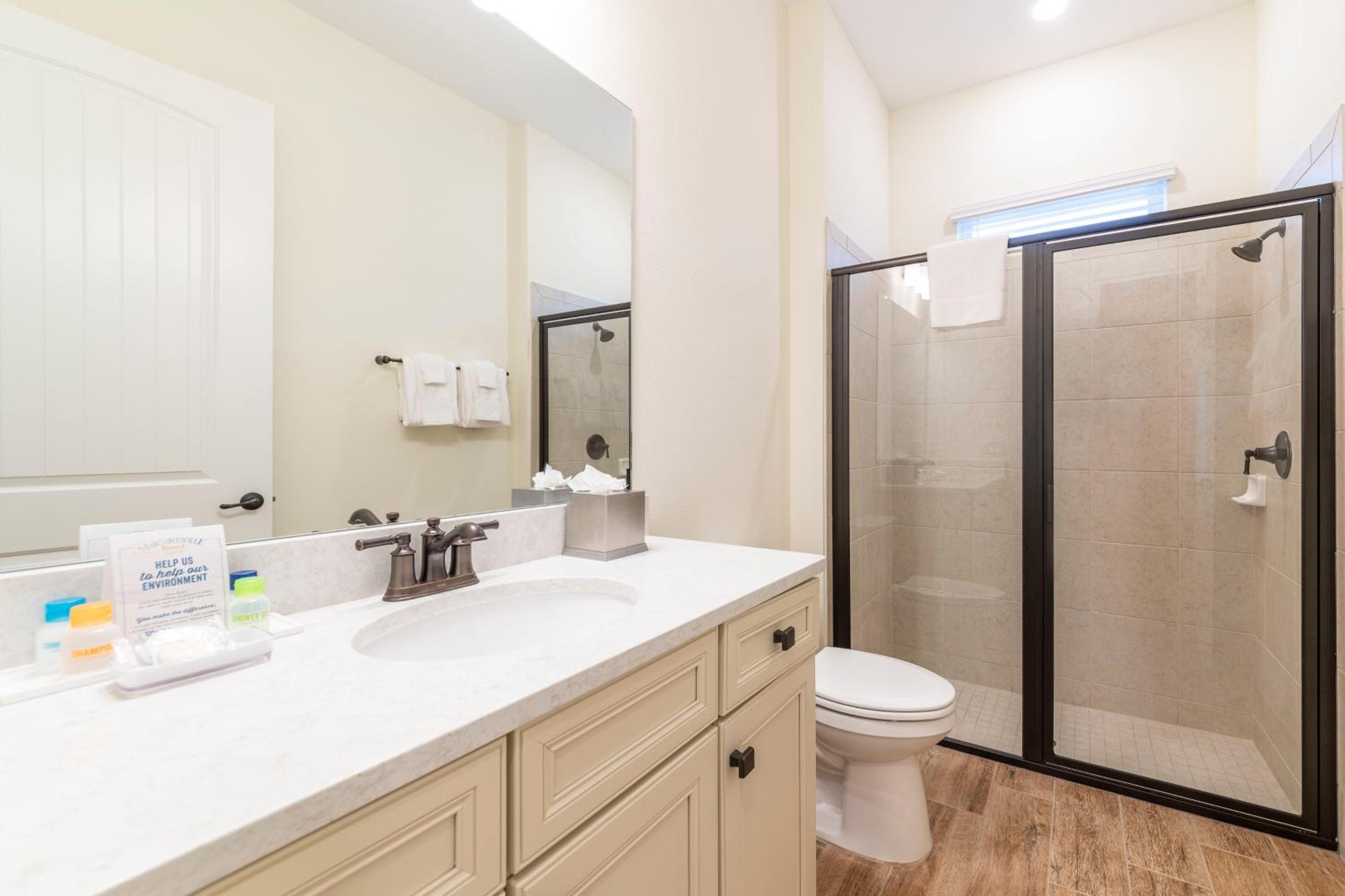 Sunny Cottage Near Disney with Margaritaville Resort Access - 2979LA