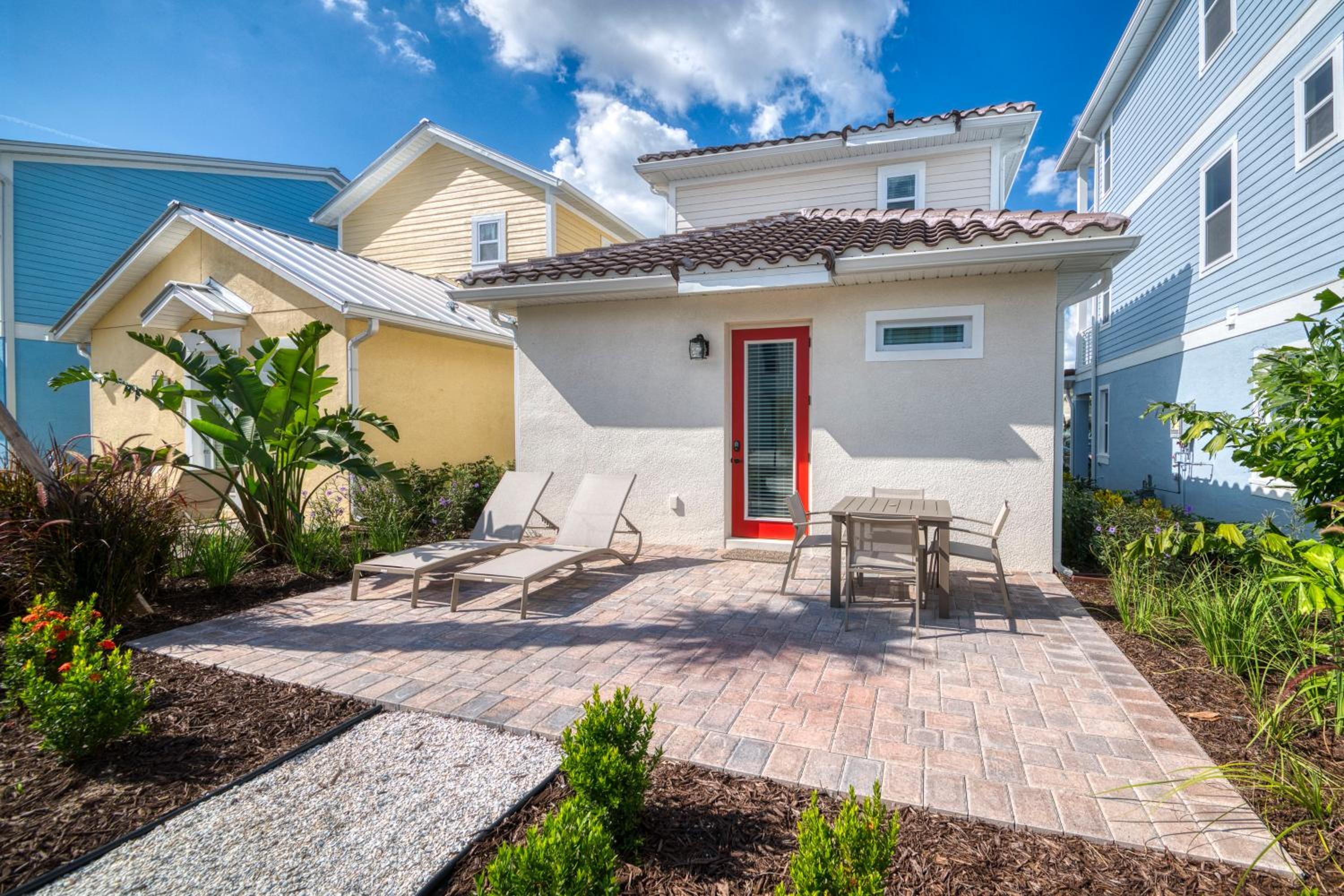 Sunny Cottage Near Disney with Margaritaville Resort Access - 2979LA