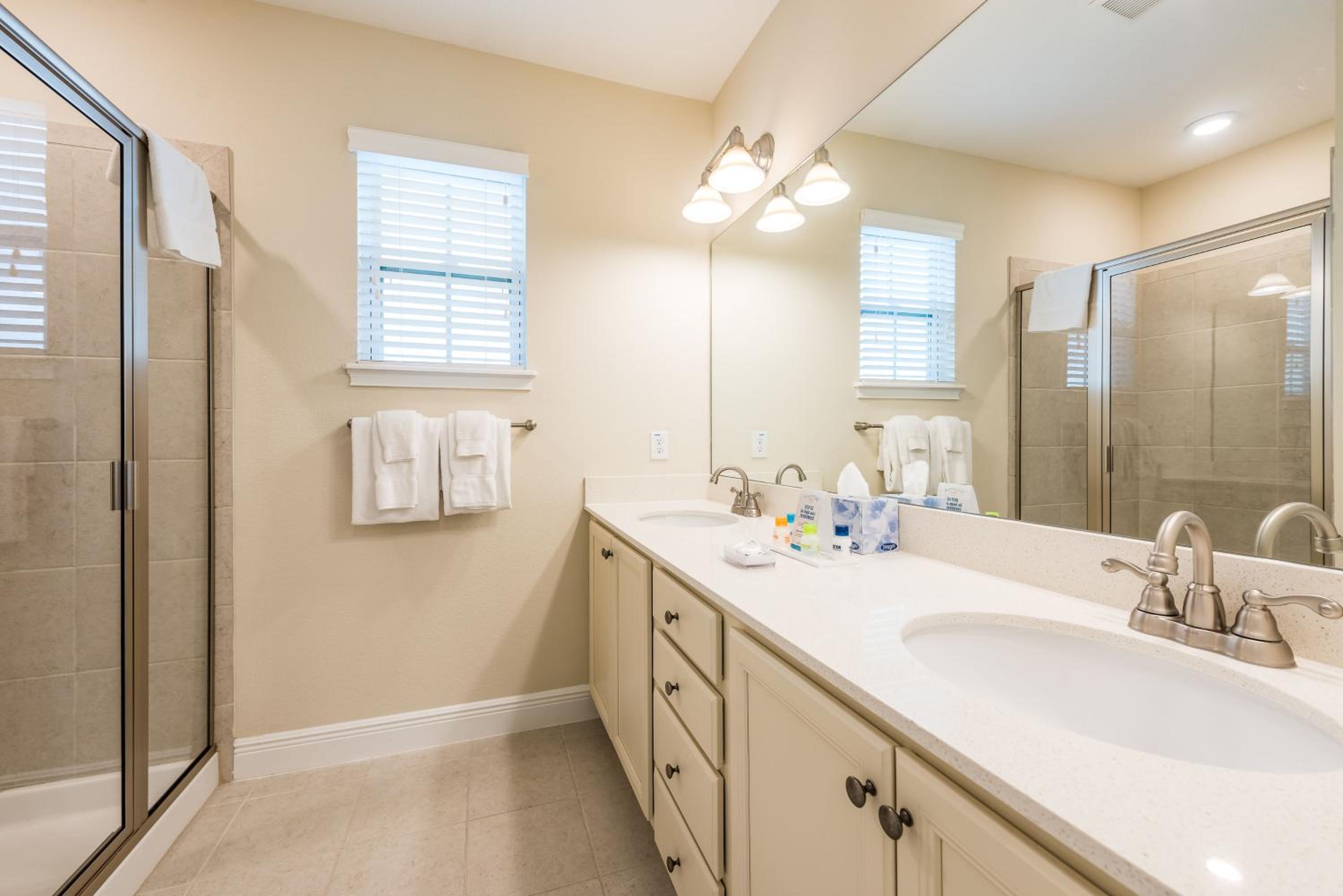 Cannon Thunder Cottage With Private Hot Tub Near Disney With Margaritaville Resort & Island H2O Access - 3066Pi